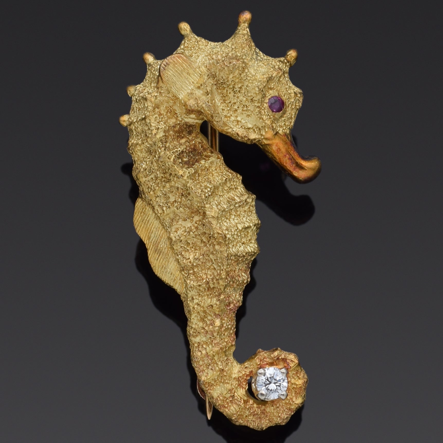 Vintage Diamond & Ruby 18K Yellow Gold Seahorse Brooch Pin Blue