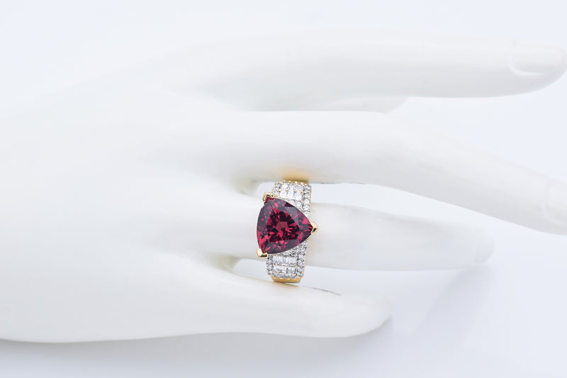 Estate 18K Yellow Gold 6.10 Ct Rubellite & 1.17 TCW Diamond Band Ring Size 8