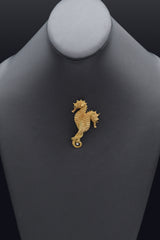 Vintage LG Diamond Ruby 18K Yellow Gold Double Entwined Seahorse Brooch Pin