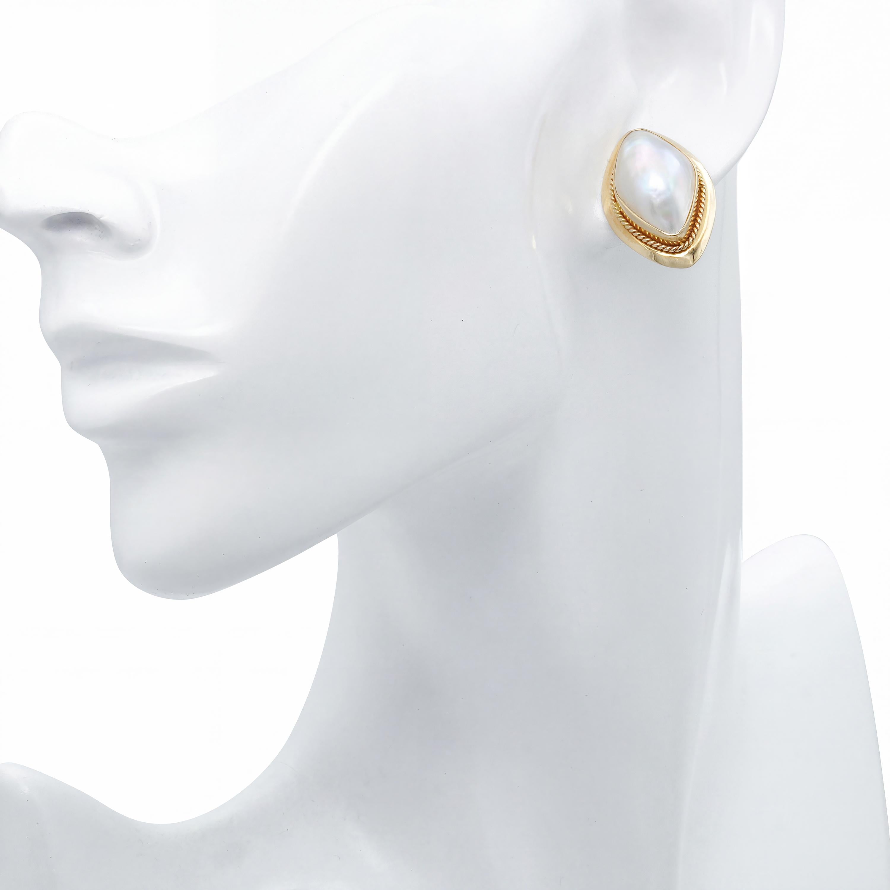 Vintage 14k Yellow Gold Mabe Pearl Earrings