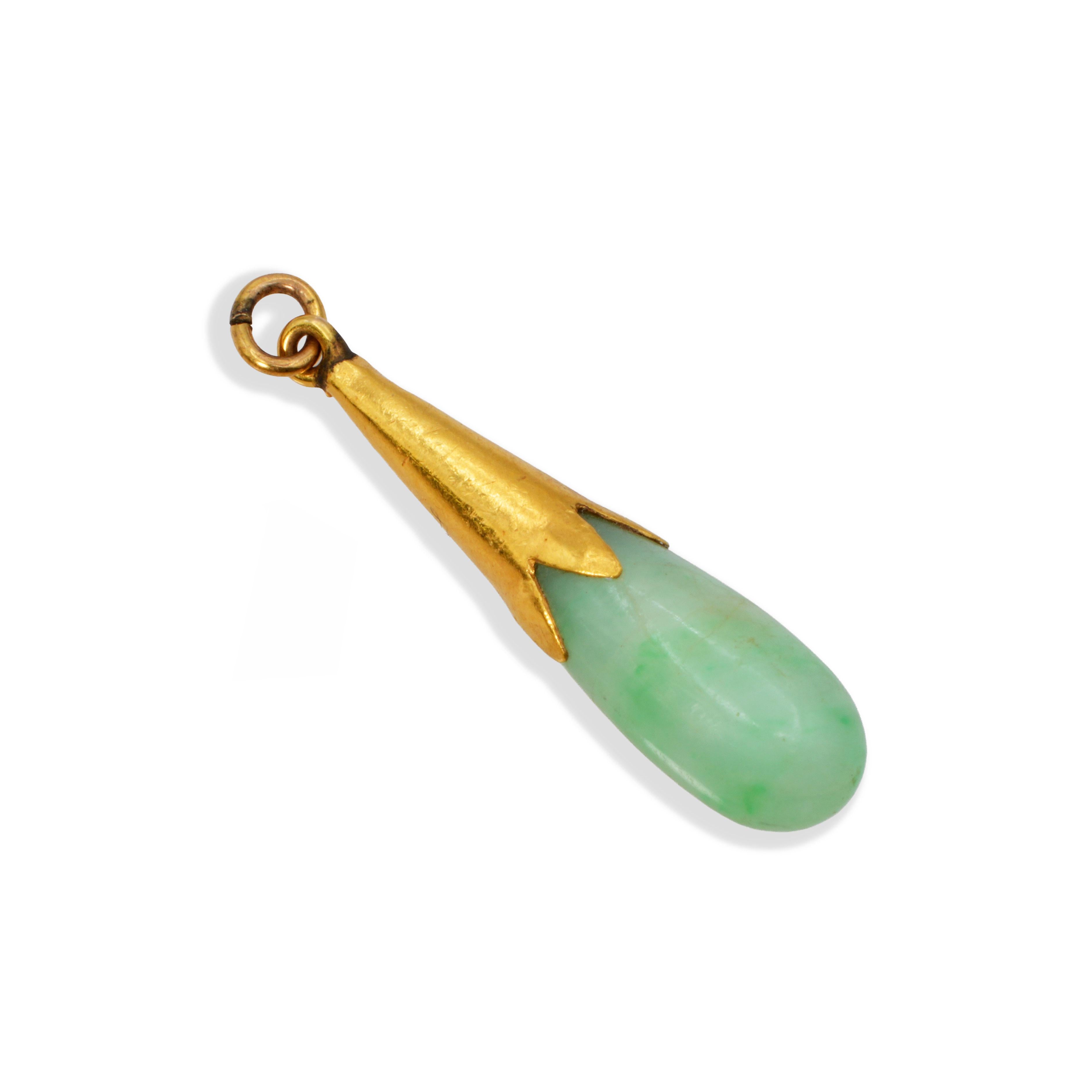 Vintage 24k Yellow Gold Green Jade Teardrop Pendant
