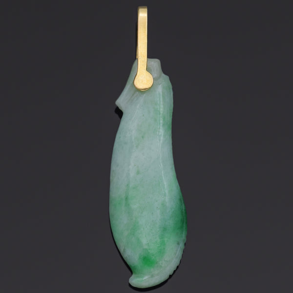 Vintage Green Jade 14K Yellow Gold Carved Squash Fruit Pendant