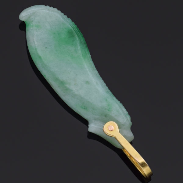 Vintage Green Jade 14K Yellow Gold Carved Squash Fruit Pendant