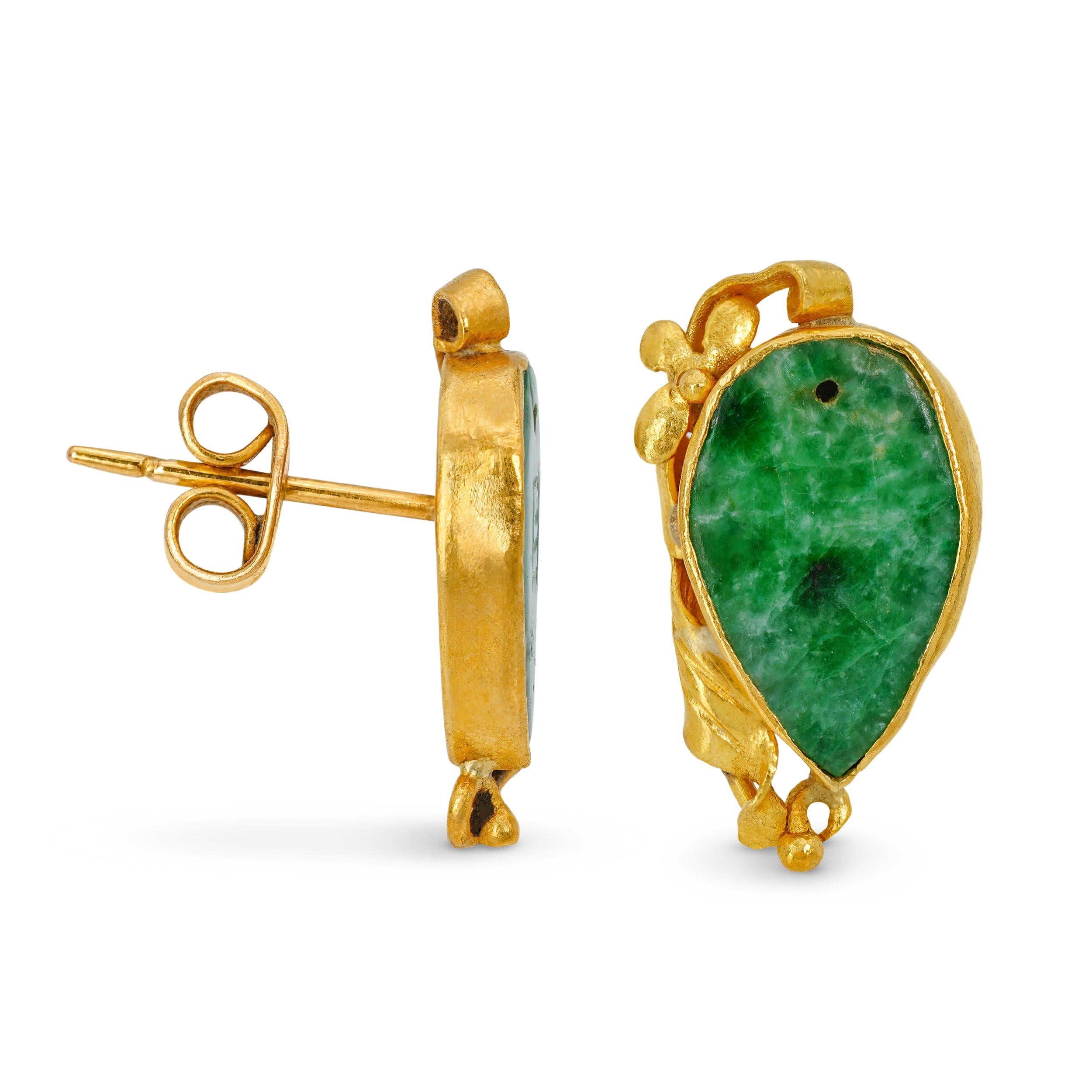 Vintage 20k Yellow Gold Carved Jade Stud Earrings
