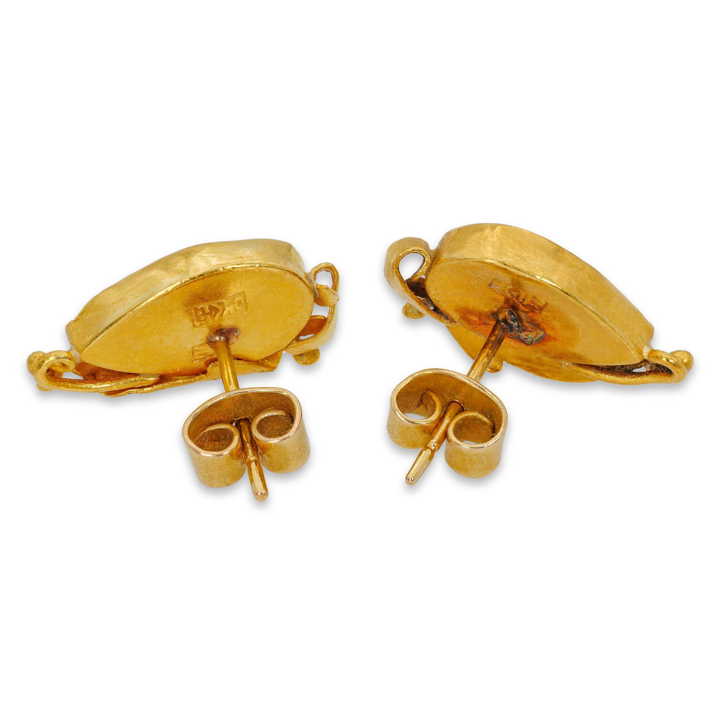 Vintage 20k Yellow Gold Carved Jade Stud Earrings