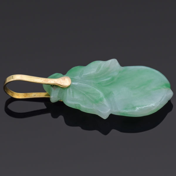 Vintage Green Jade 14K Yellow Gold Carved Fruit Pendant