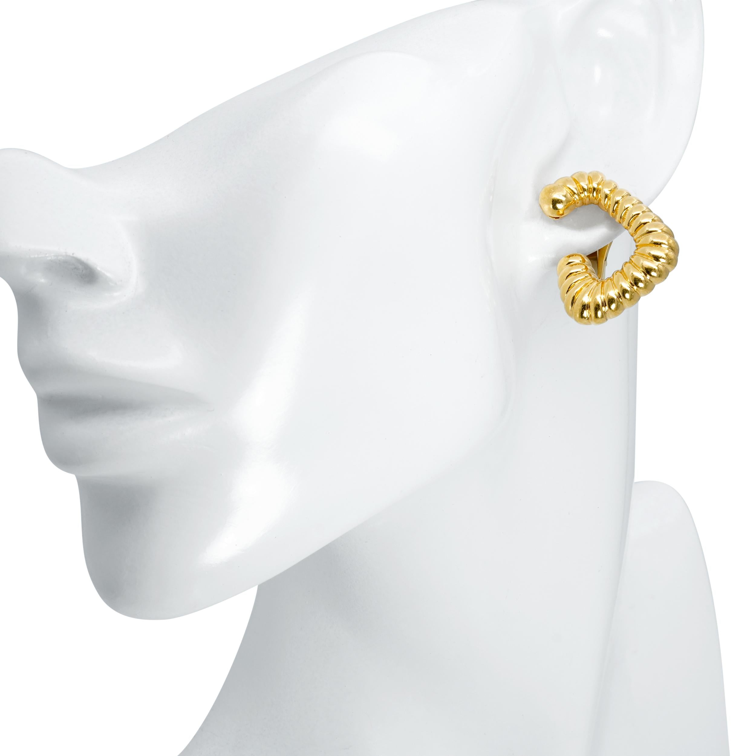 Vintage David Webb 18k Yellow Gold Textured Ear Clips