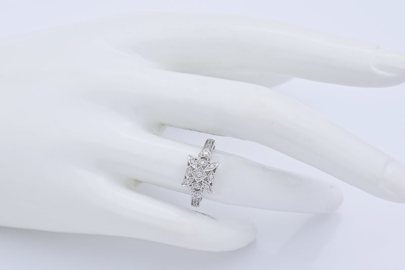 Vintage 14K White Gold 0.20 TCW Diamond Filigree Band Ring Size 6