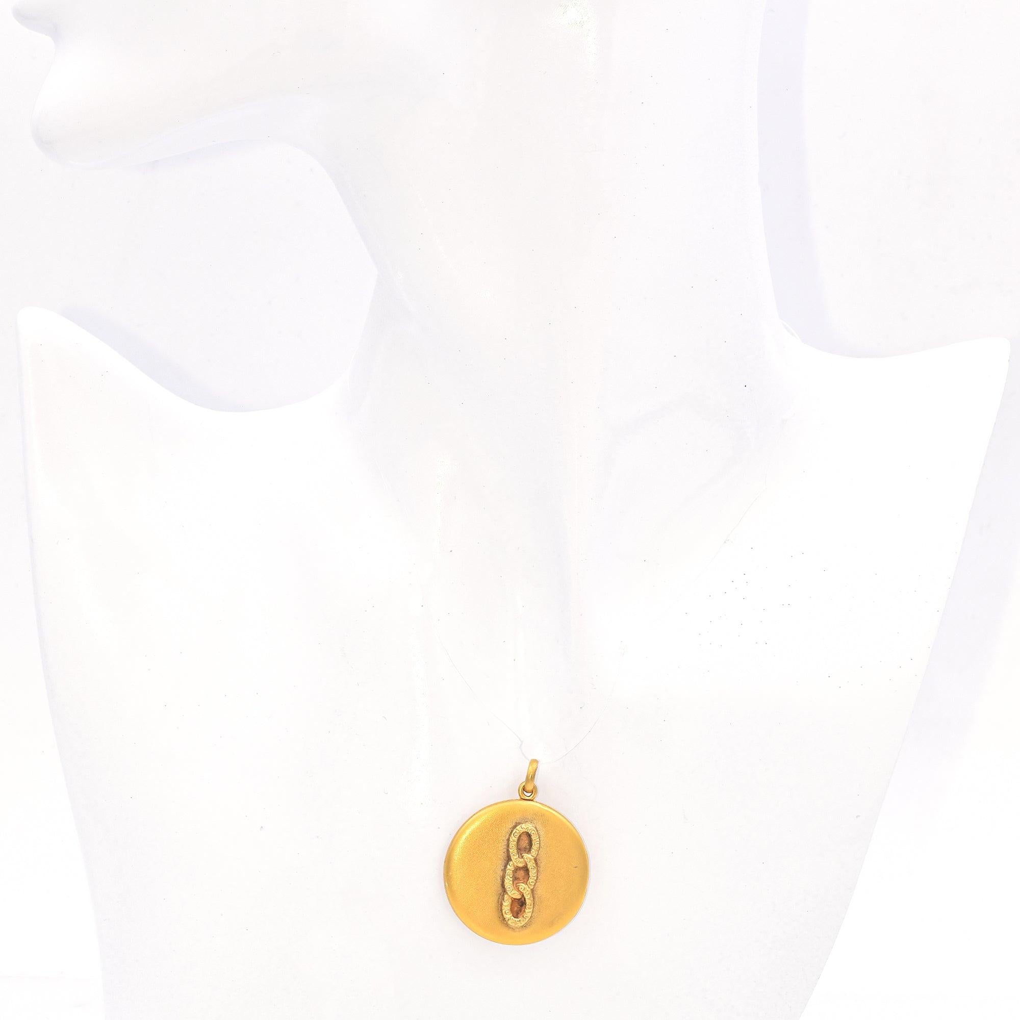 Antique Victorian 10K Yellow Gold Round Locket Pendant