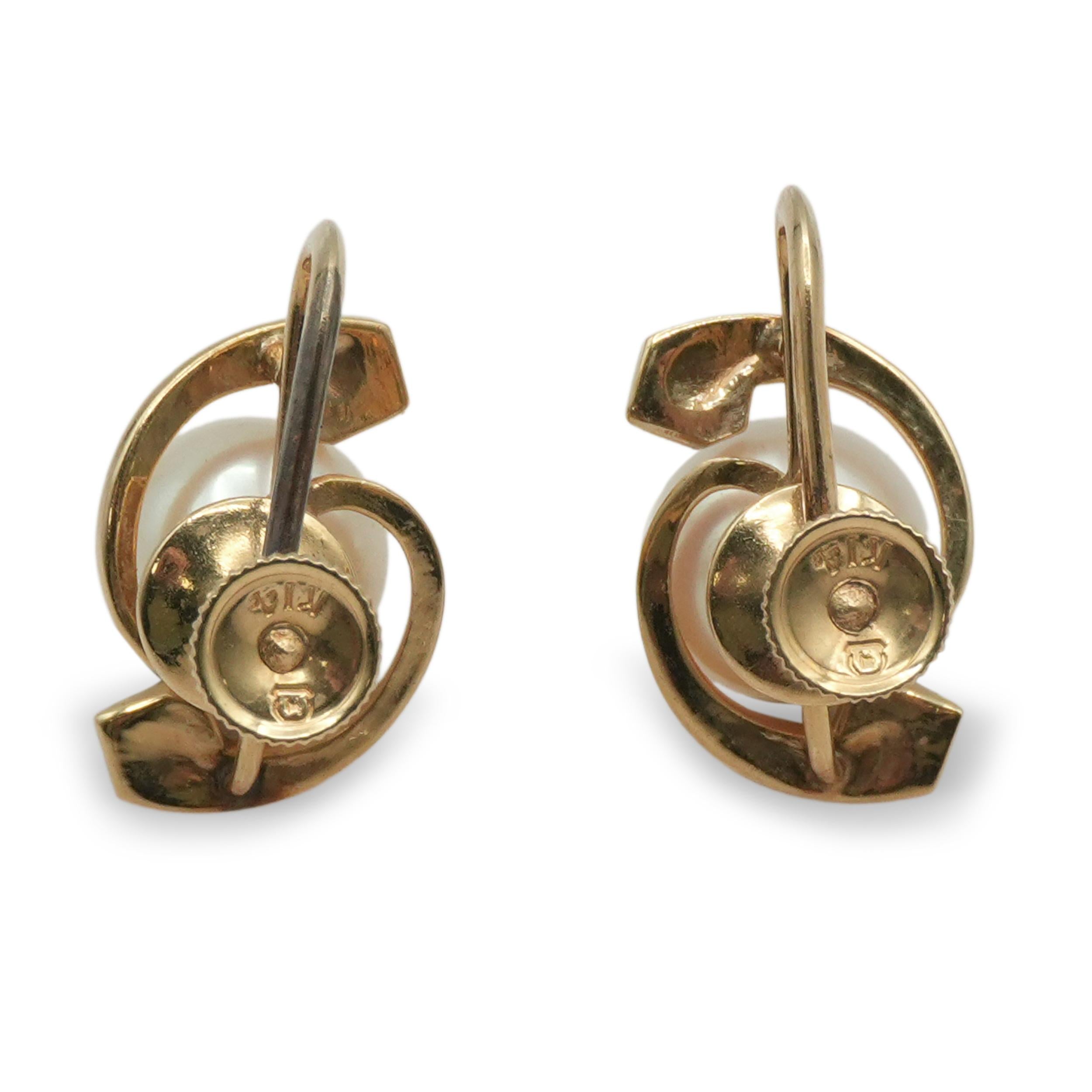 Vintage Mikimoto Akoya Pearl 14k Yellow Gold Earrings