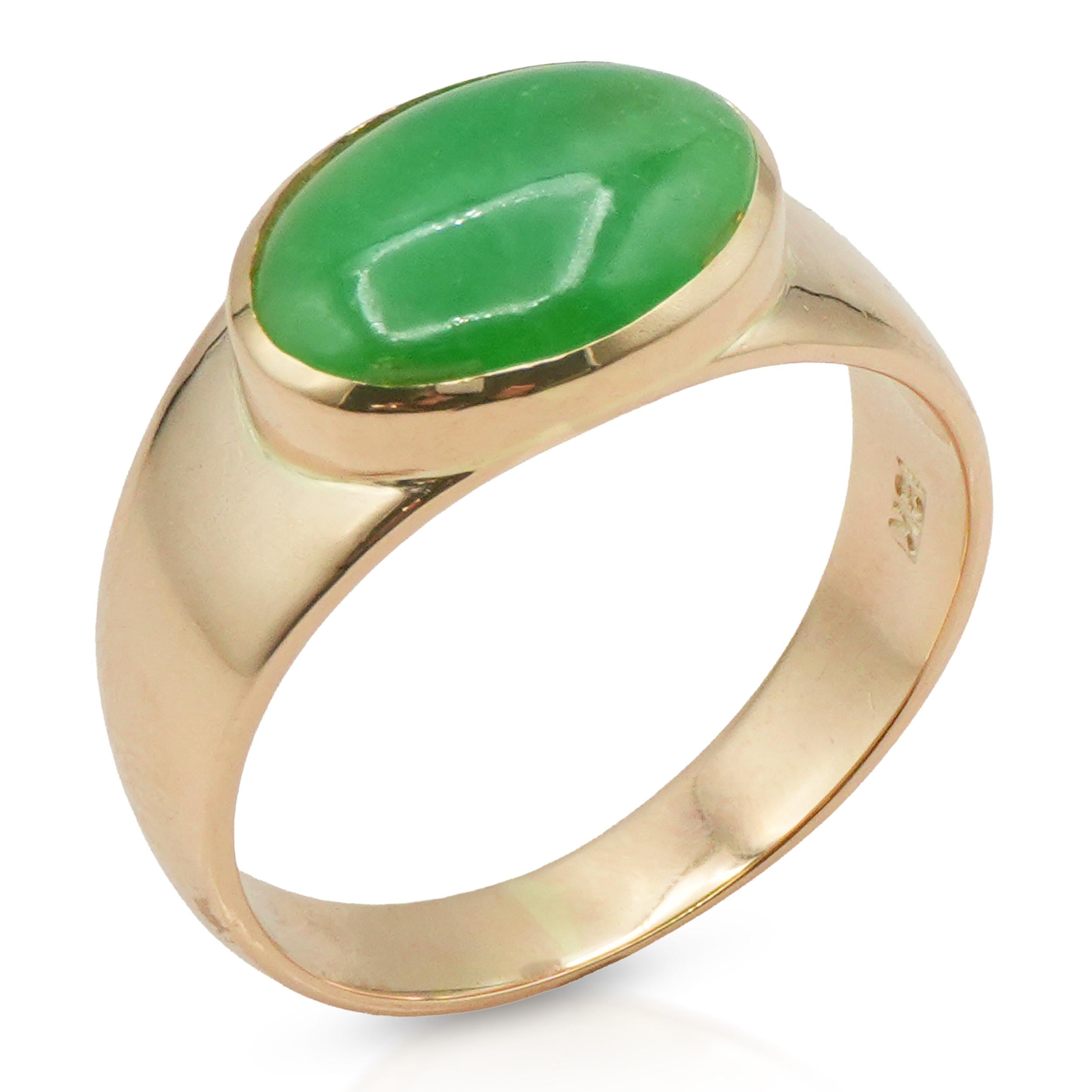 Yellow Gold Green Jade Cabochon Ring