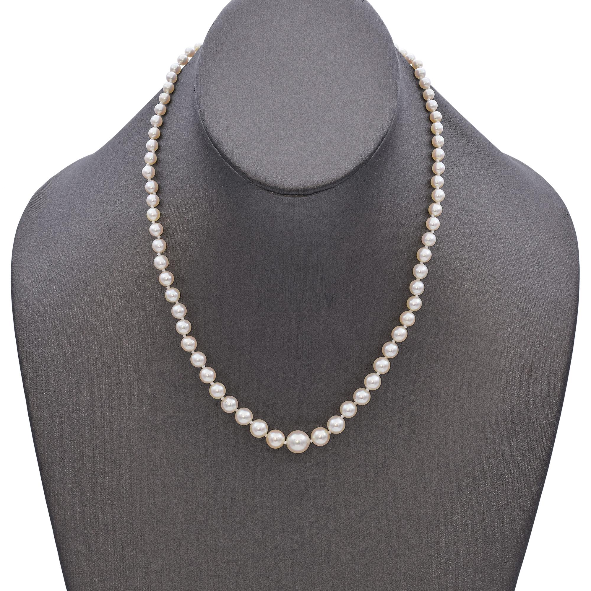 Vintage Graduated Pearl Necklace with Platinum Diamond Clasp