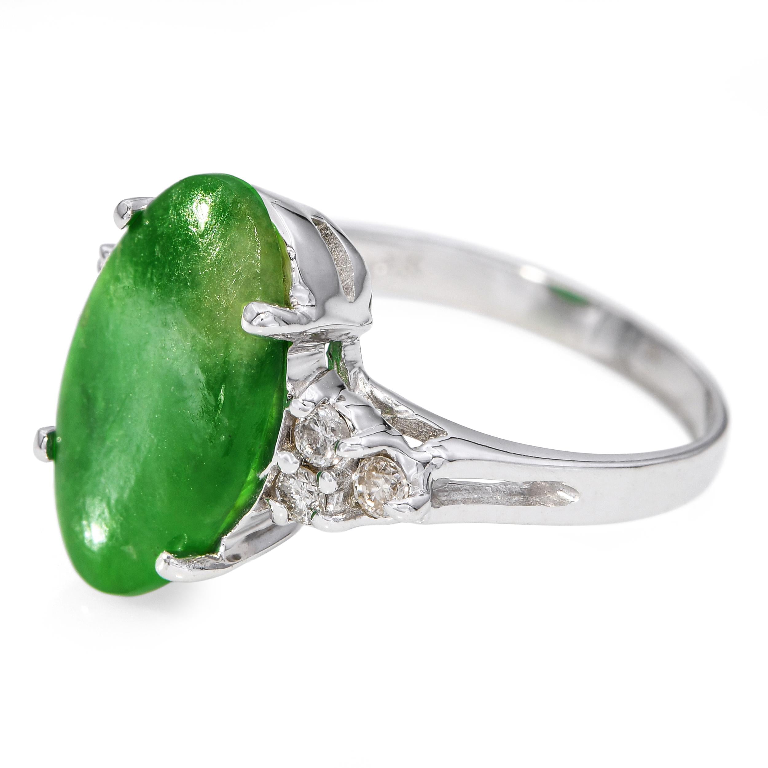 Vintage 18k White Gold Green Jadeite Jade and Diamond Ring
