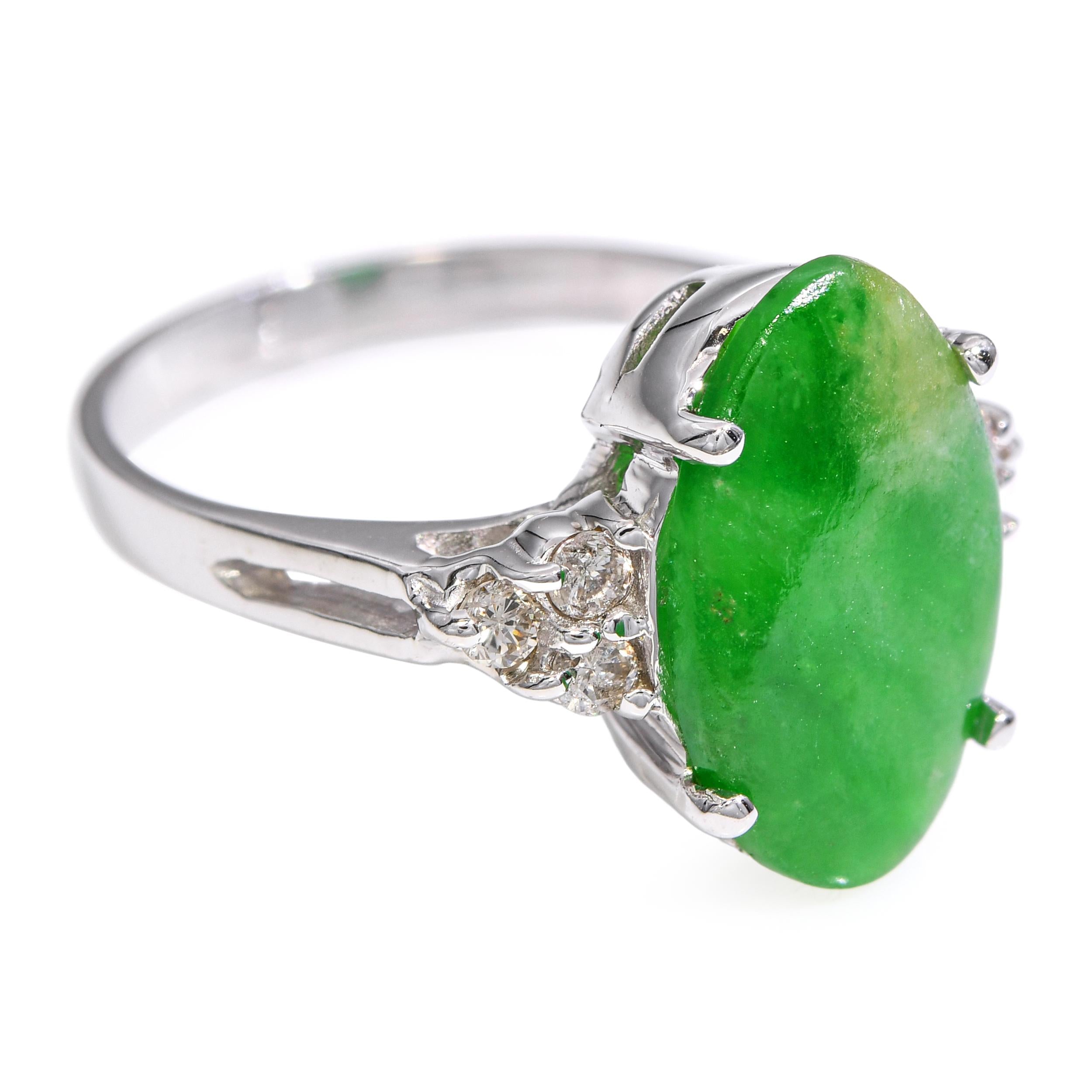 Vintage 18k White Gold Green Jadeite Jade and Diamond Ring