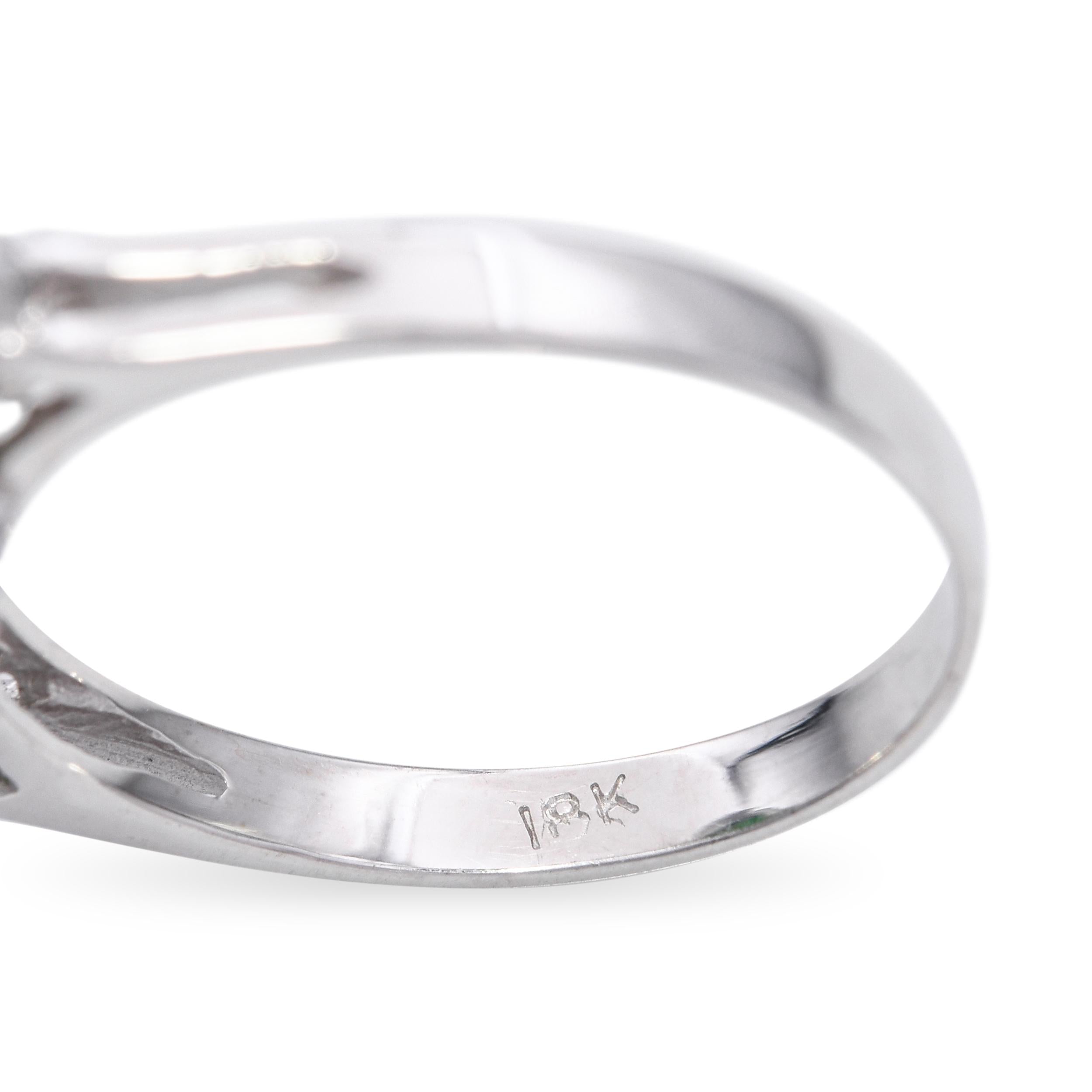 Vintage 18k White Gold Green Jadeite Jade and Diamond Ring