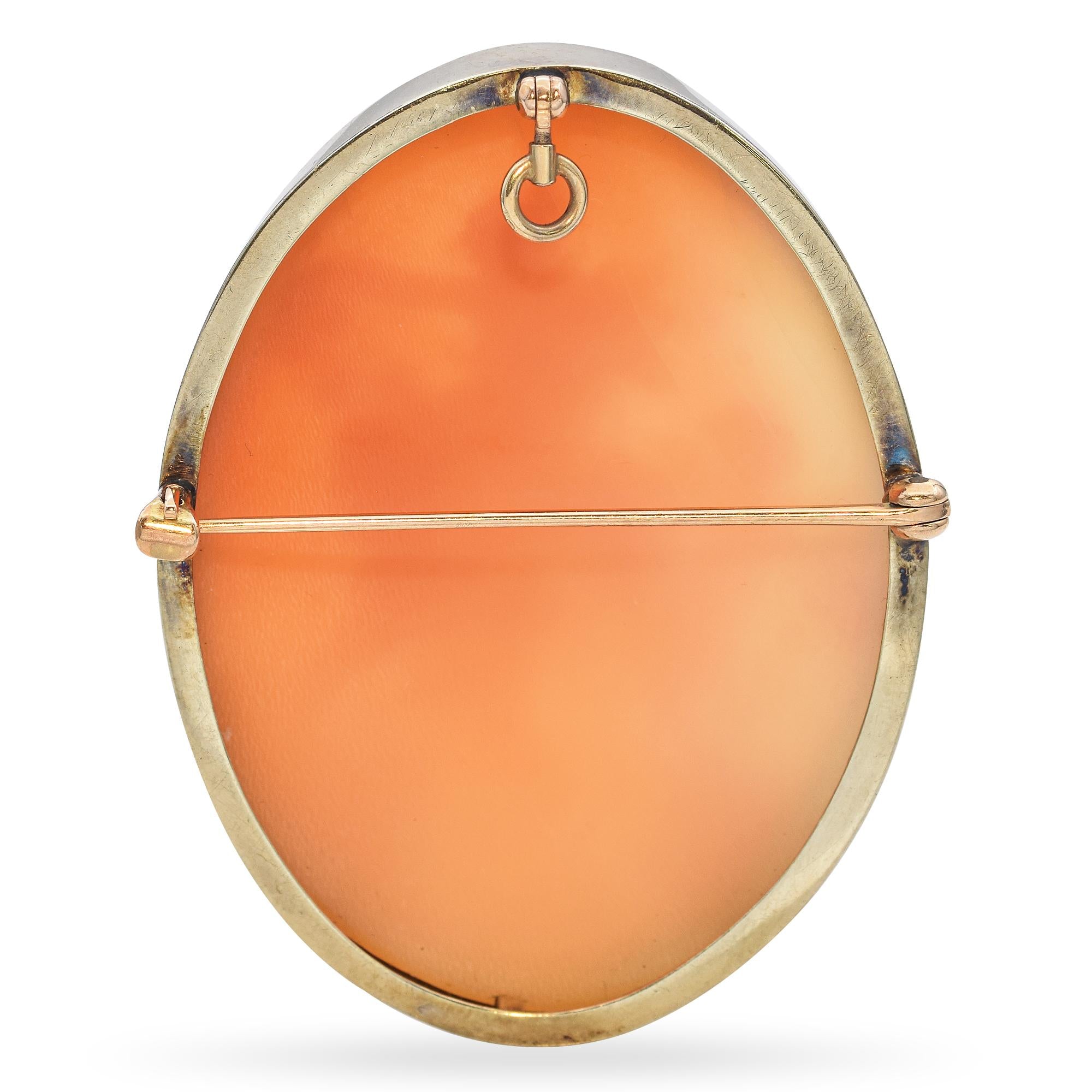 Antique Yellow Gold "Venus with Cupids" Cameo Brooch Pendant