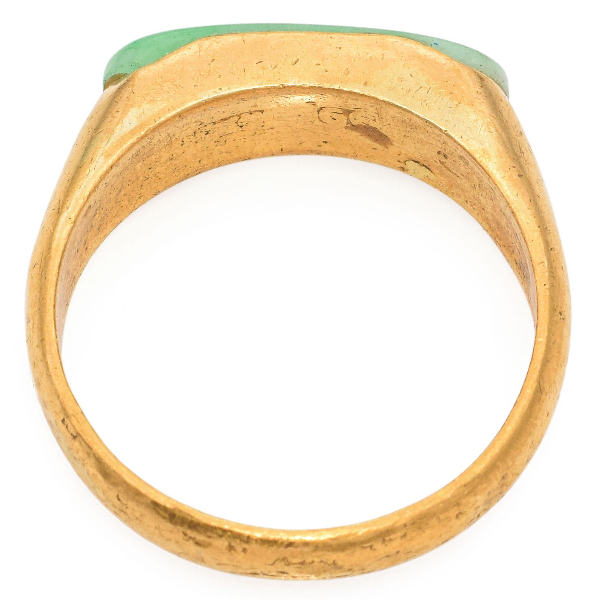 Vintage 22k Yellow Gold 1.07 Ct Green Jade Saddle Ring