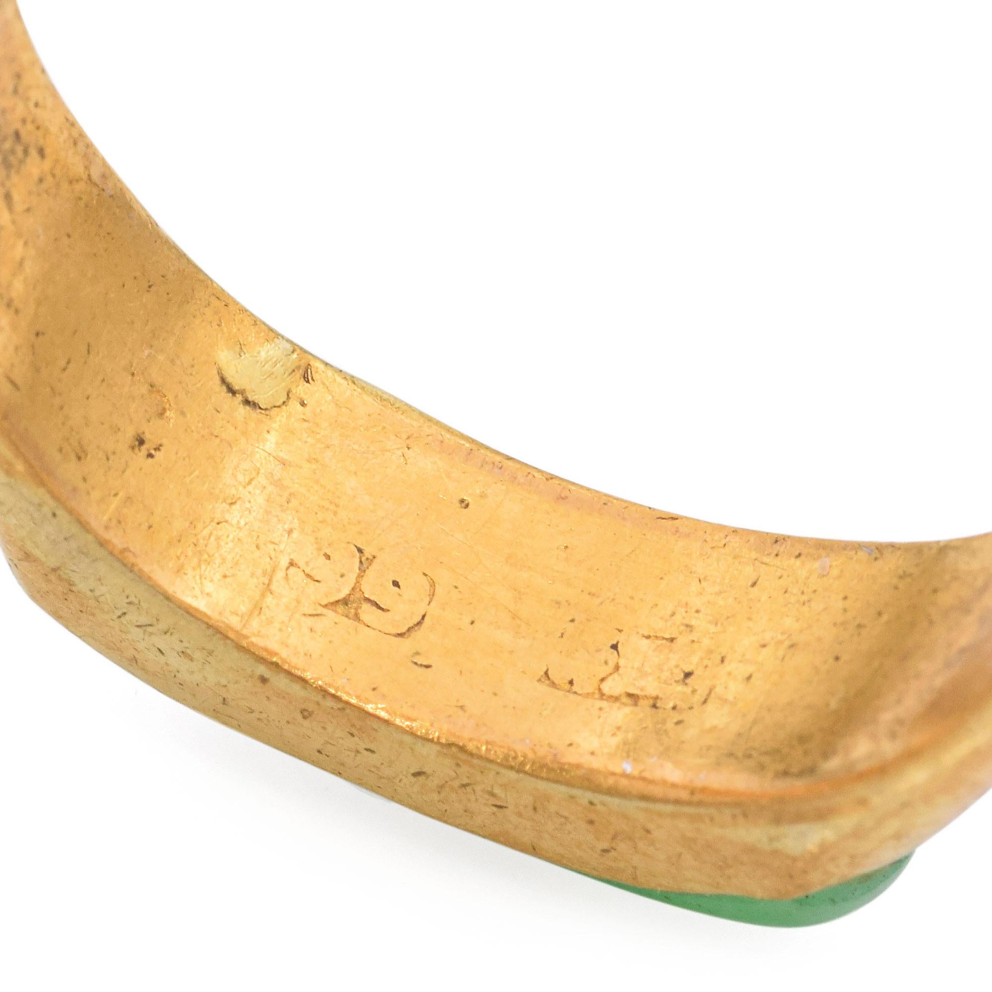 Vintage 22k Yellow Gold 1.07 Ct Green Jade Saddle Ring