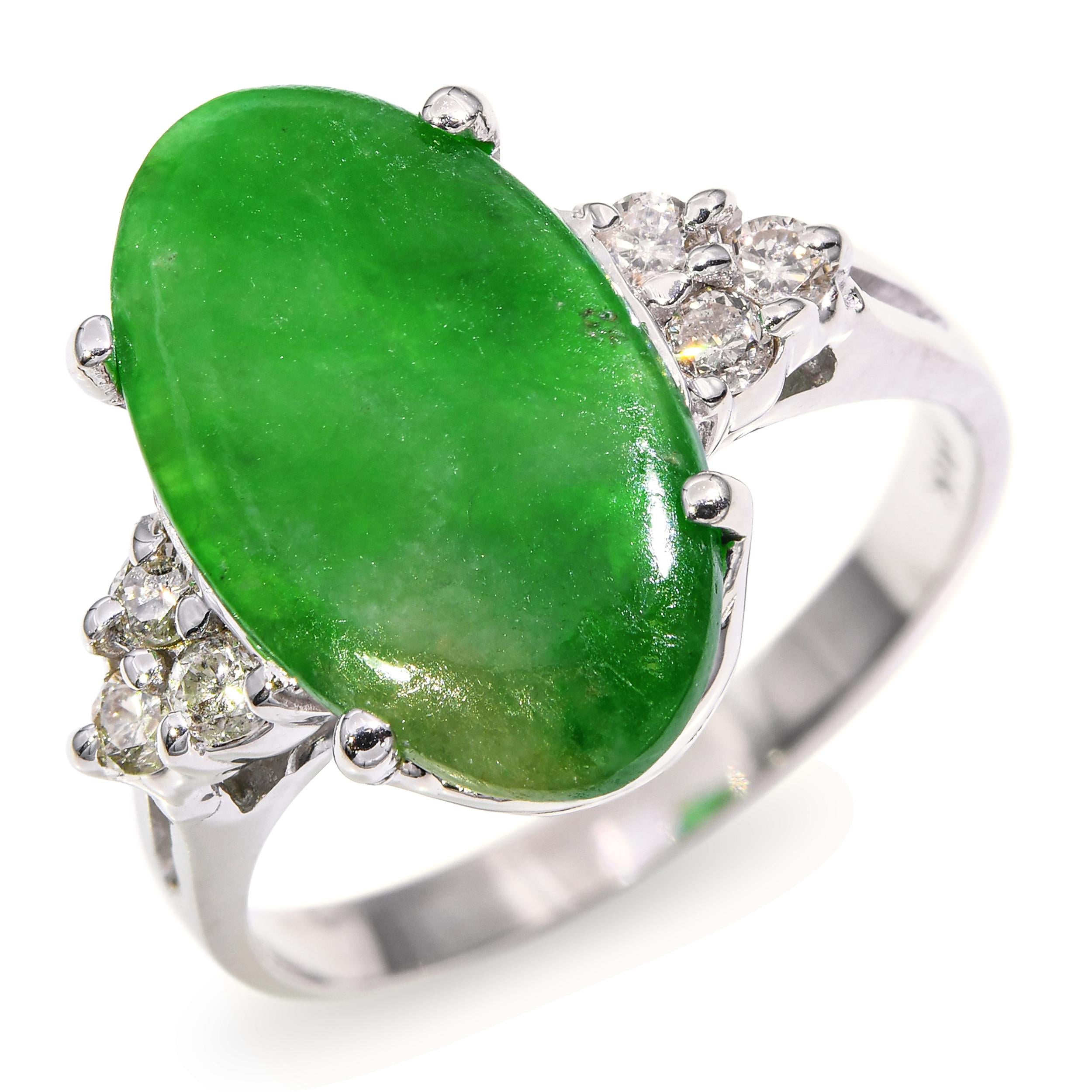 Vintage 18k White Gold Green Jadeite Jade and Diamond Ring