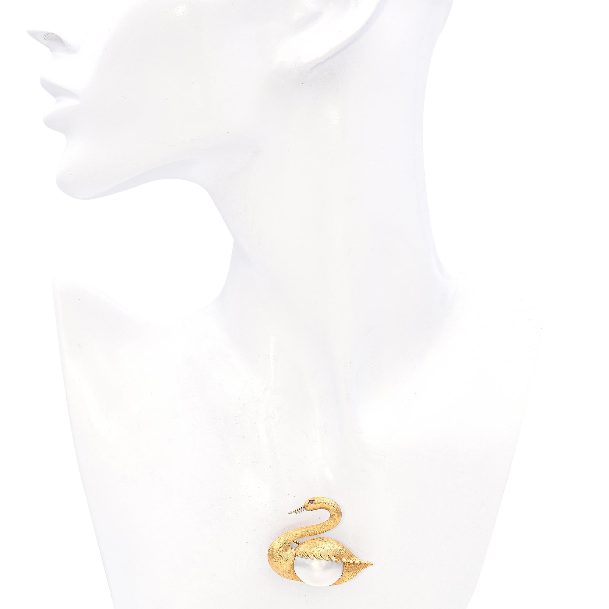 Vintage 18k Yellow Gold Mother of Pearl Swan With Ruby Eye Brooch