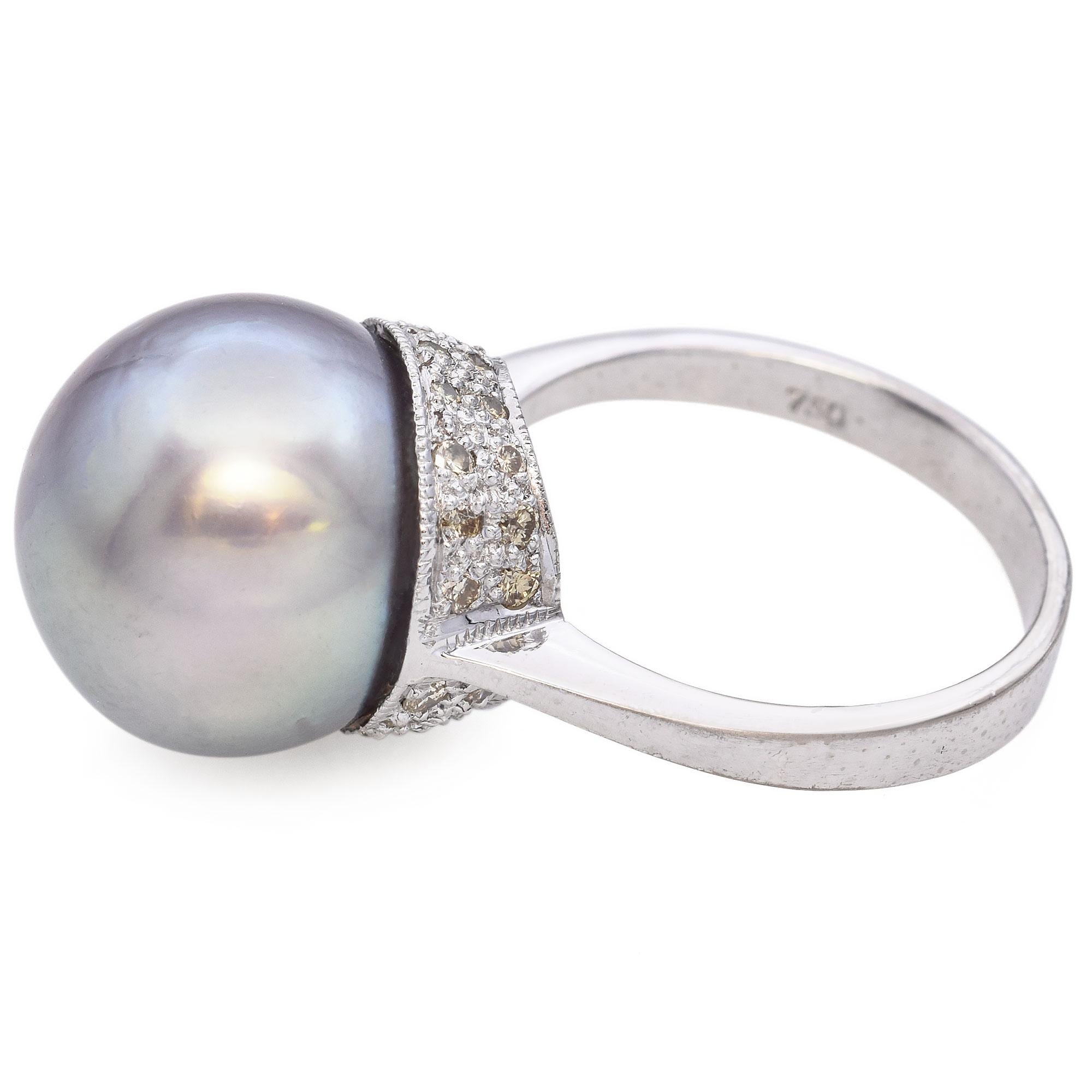 Vintage 18k White Gold Tahitian Black Pearl and Diamond Ring