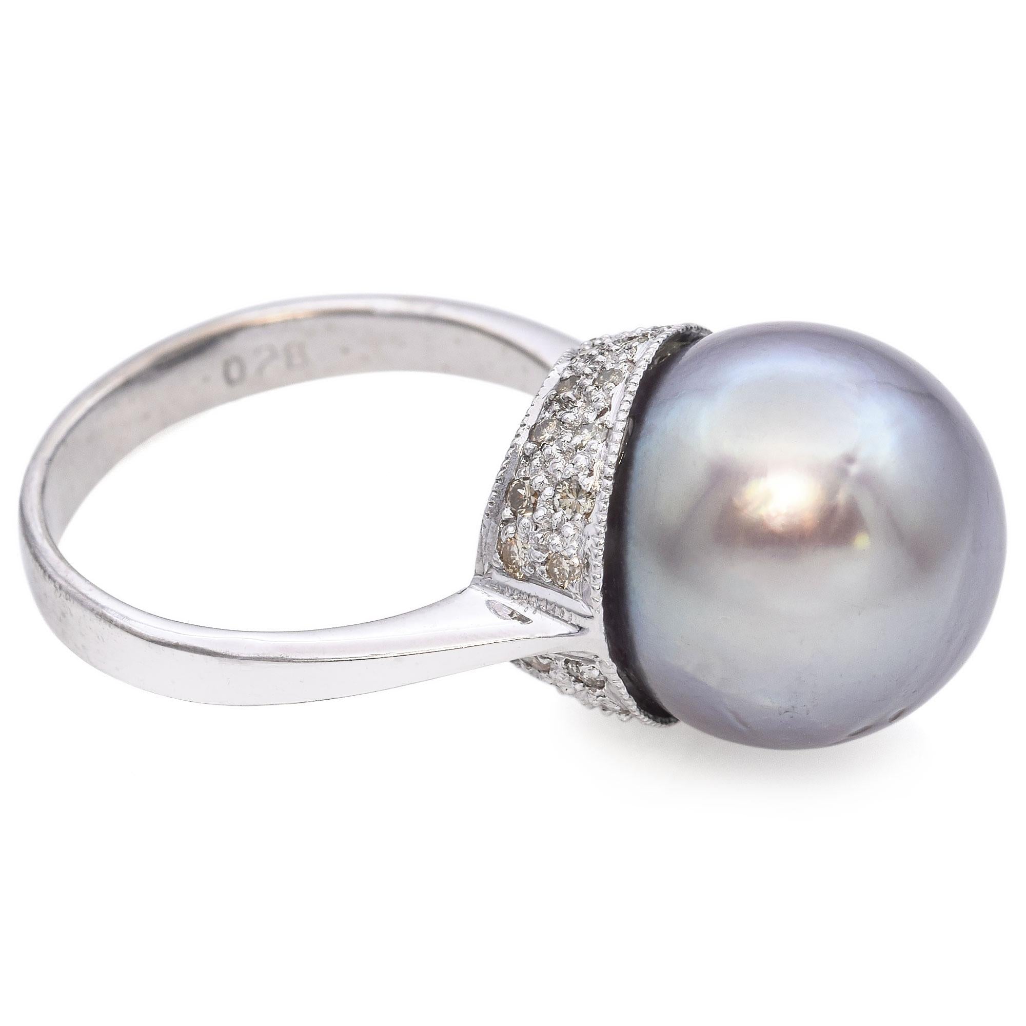 Vintage 18k White Gold Tahitian Black Pearl and Diamond Ring