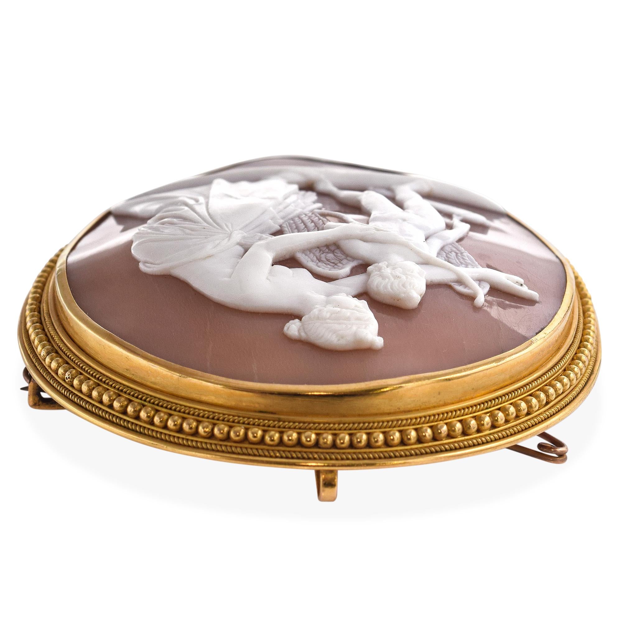 Antique 20k Yellow Gold Cameo Shell "Aphrodite teaching her son Eros" Brooch