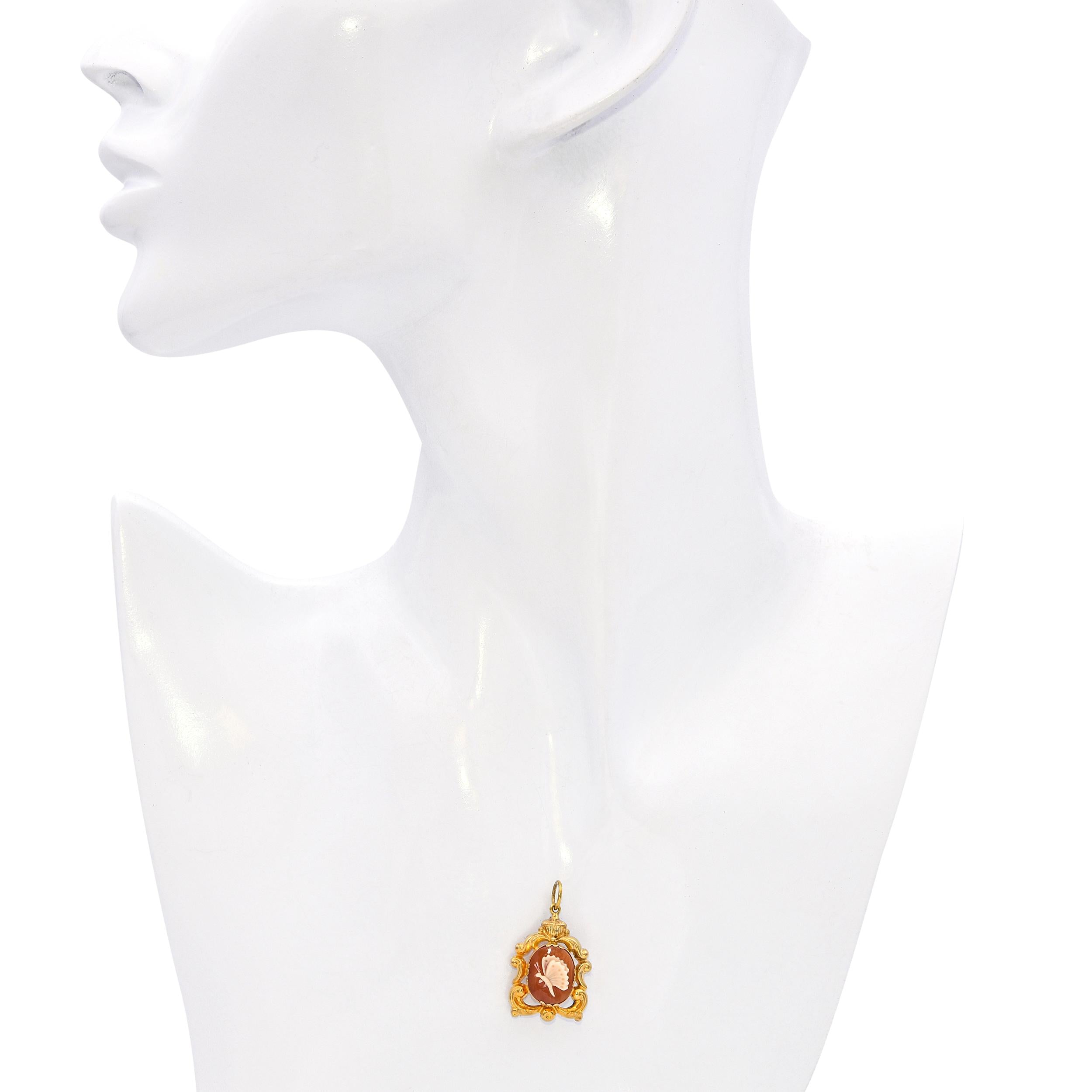 Vintage 20k Yellow Gold Butterfly Shell Cameo Pendant