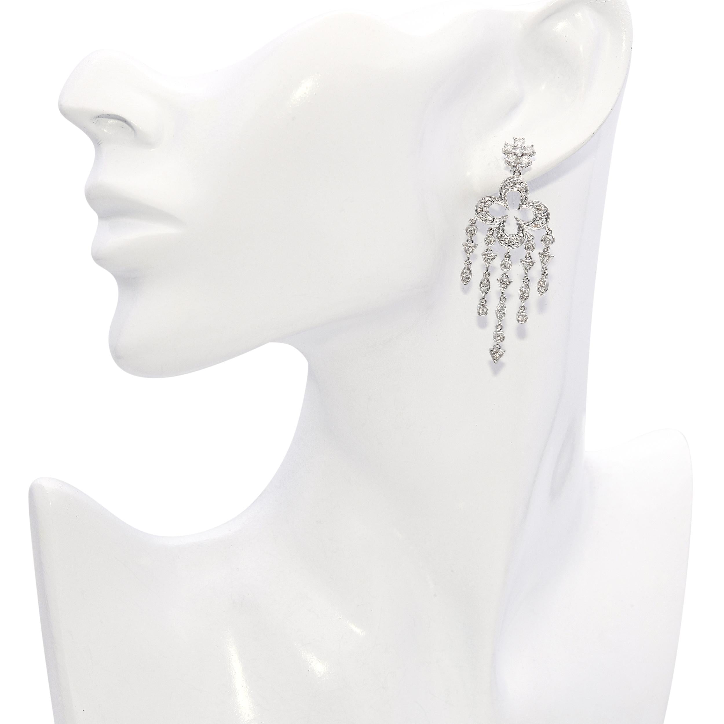 18k White Gold Diamond Dangle Earrings