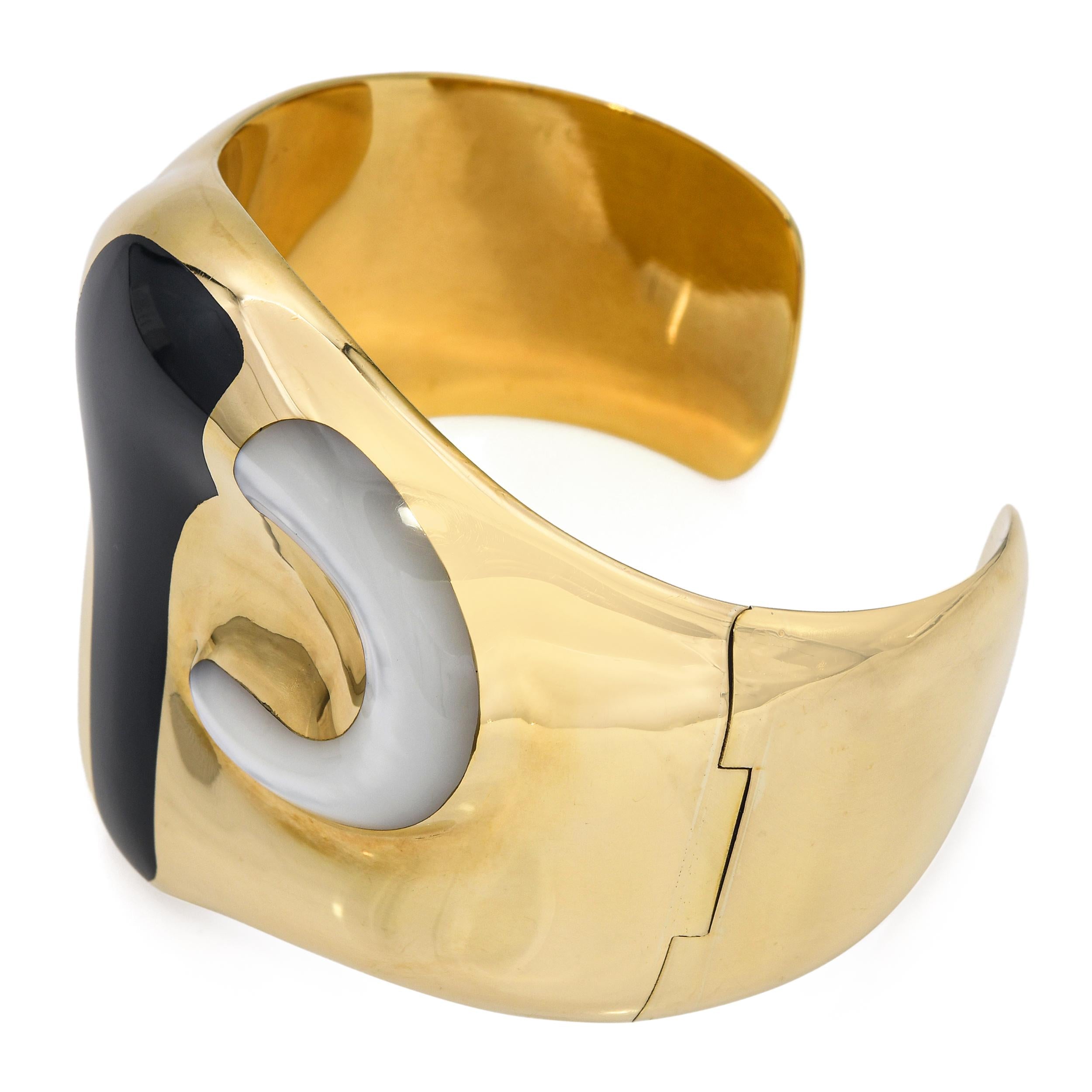 Rare Tiffany & Co Elsa Peretti 18k Yellow Gold Onyx and Mother Of Pearl Cuff