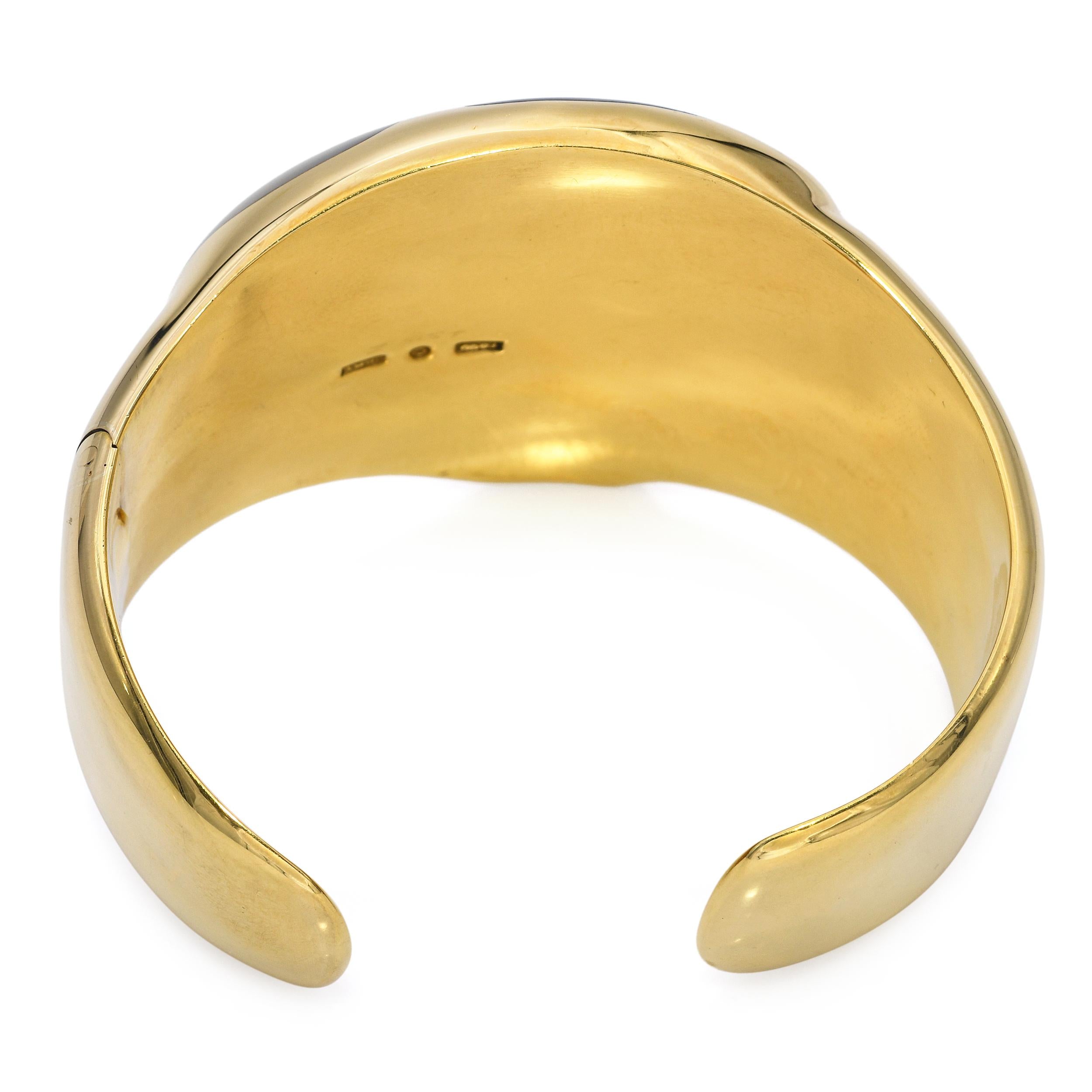 Rare Tiffany & Co Elsa Peretti 18k Yellow Gold Onyx and Mother Of Pearl Cuff