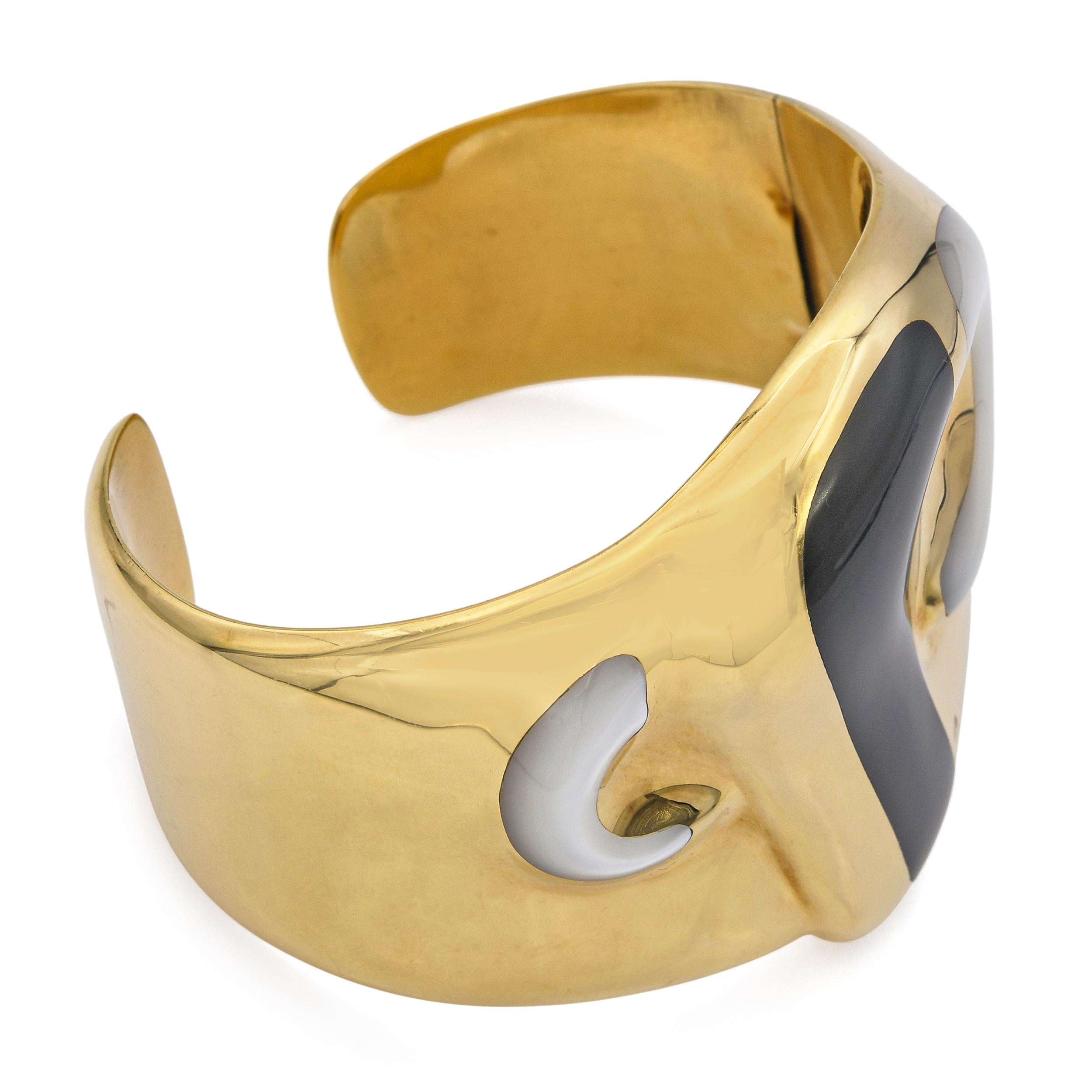 Rare Tiffany & Co Elsa Peretti 18k Yellow Gold Onyx and Mother Of Pearl Cuff