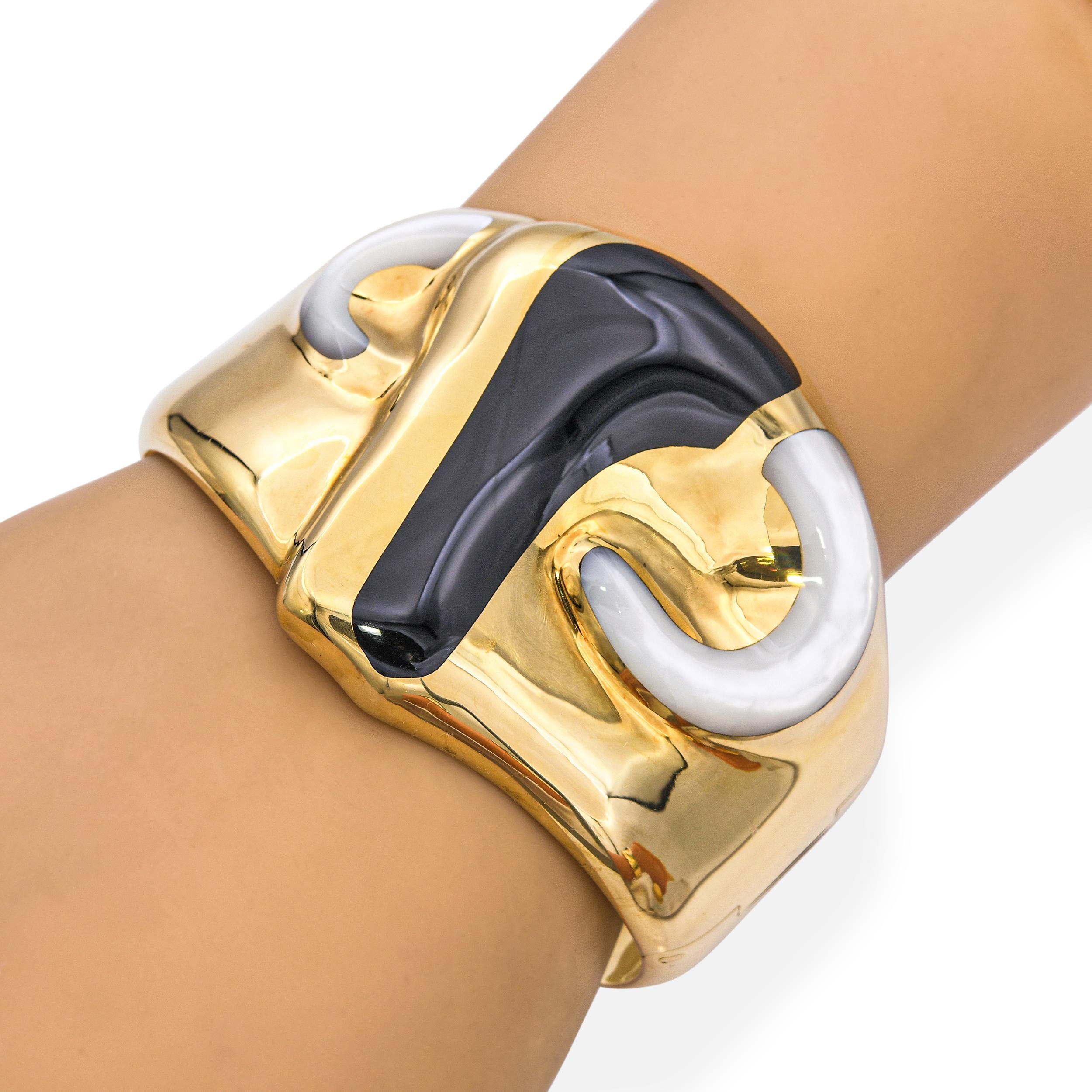 Rare Tiffany & Co Elsa Peretti 18k Yellow Gold Onyx and Mother Of Pearl Cuff