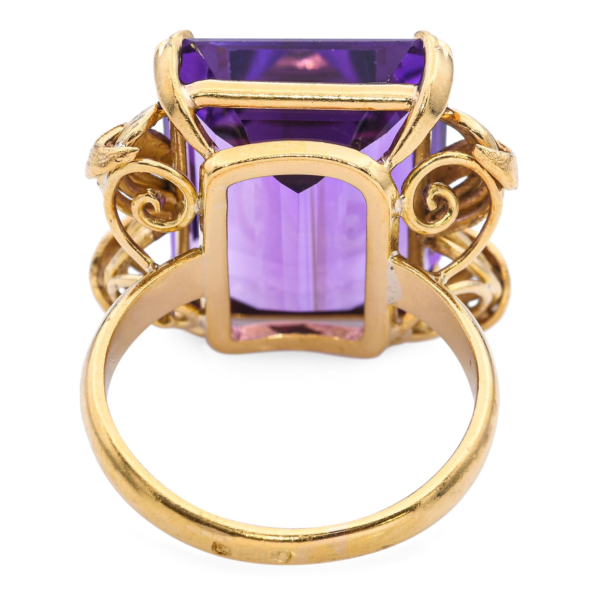Vintage Early H. Stern Retro 19k Yellow Gold Amethyst Cocktail Ring