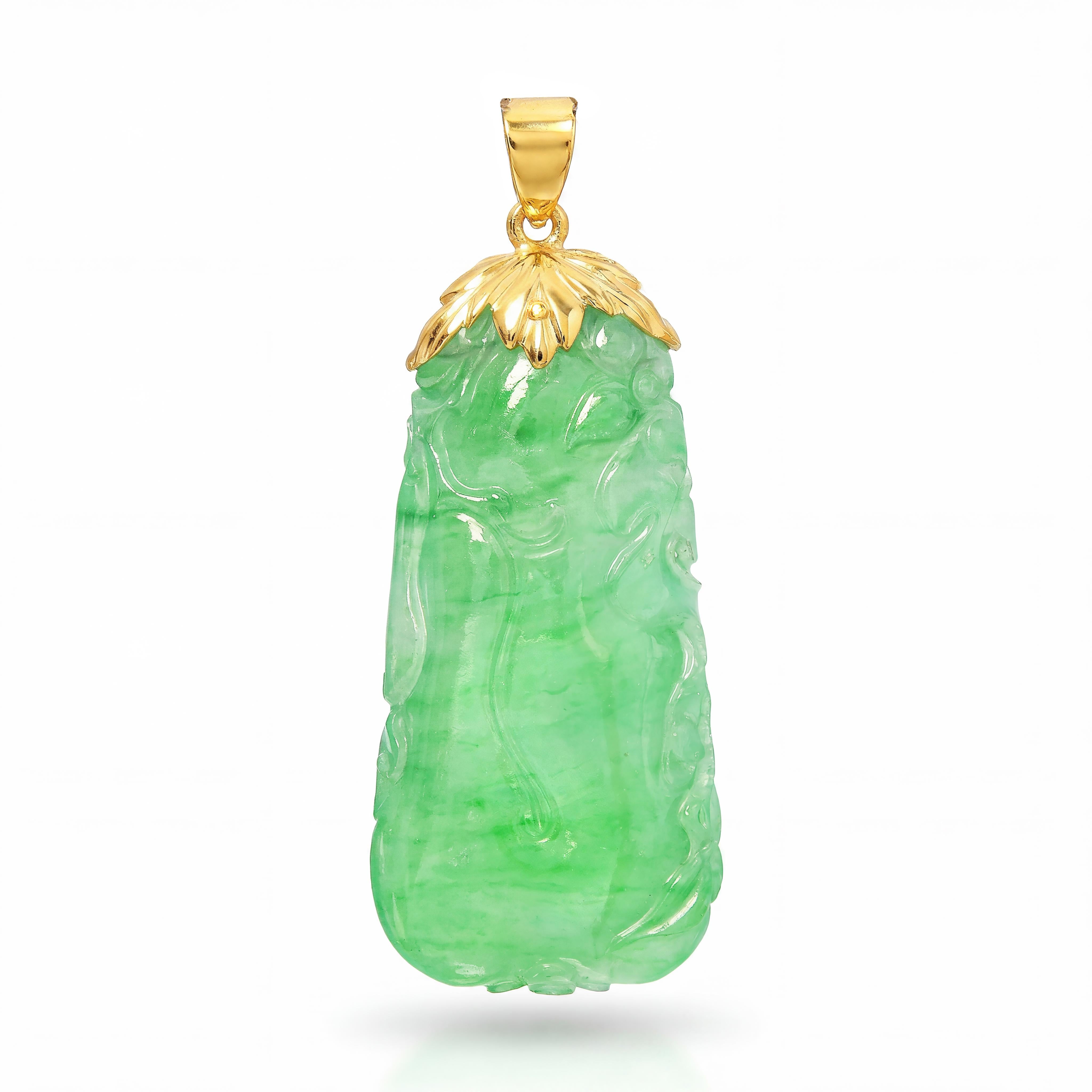 Vintage 14k Yellow Gold Carved Jadeite Jade Pendant