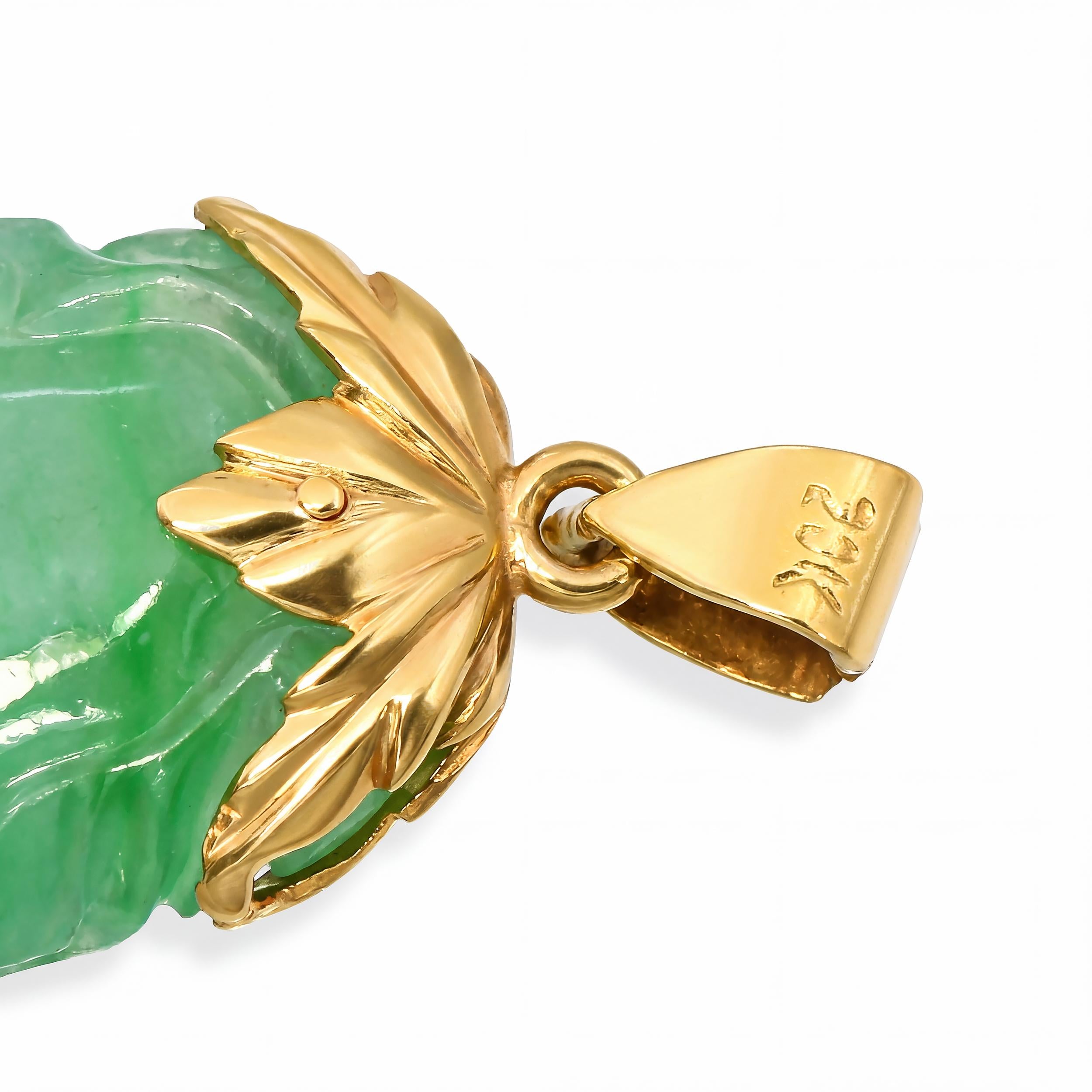 Vintage 14k Yellow Gold Carved Jadeite Jade Pendant
