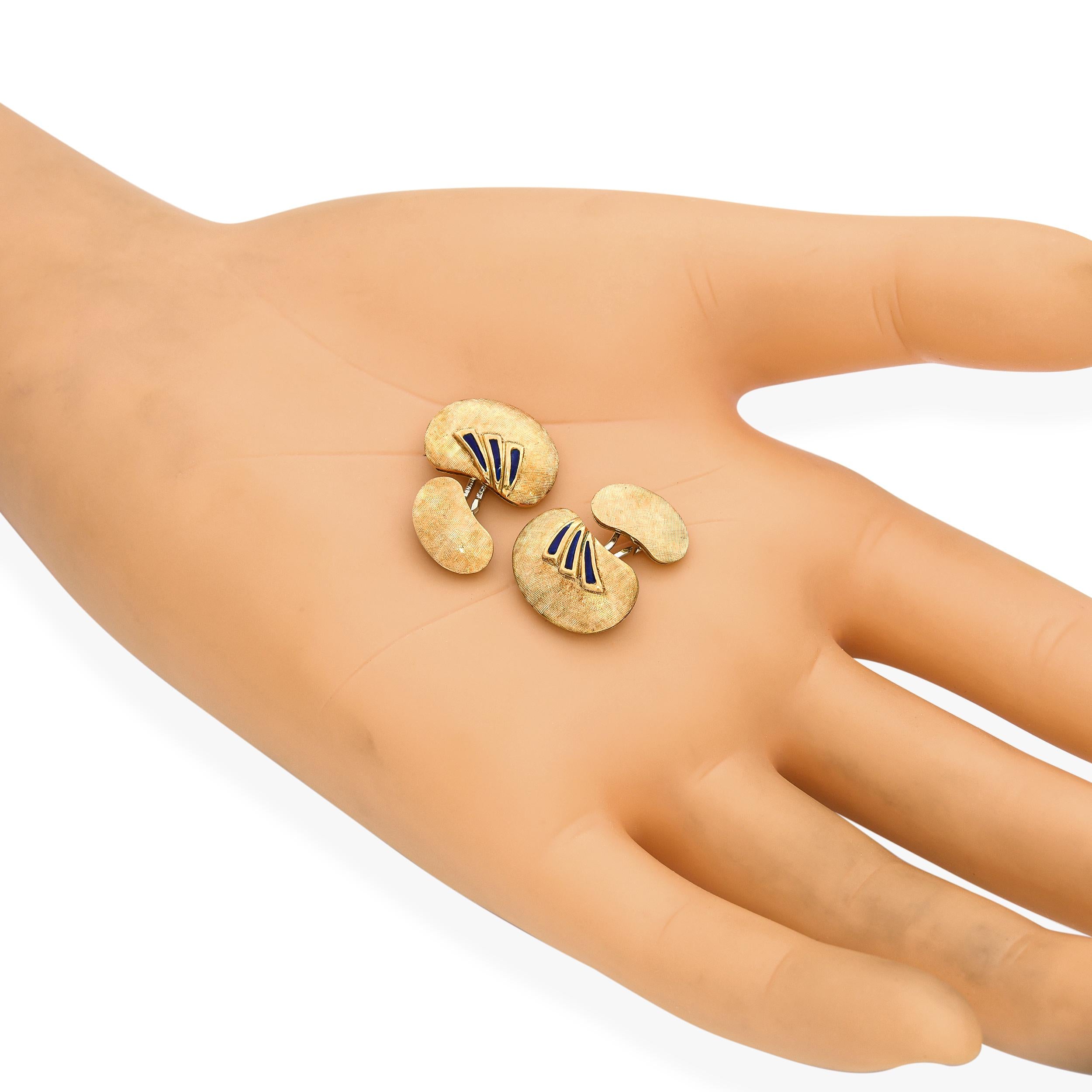 Vintage 18k Yellow Gold Florentine Finished Enamel Cufflinks