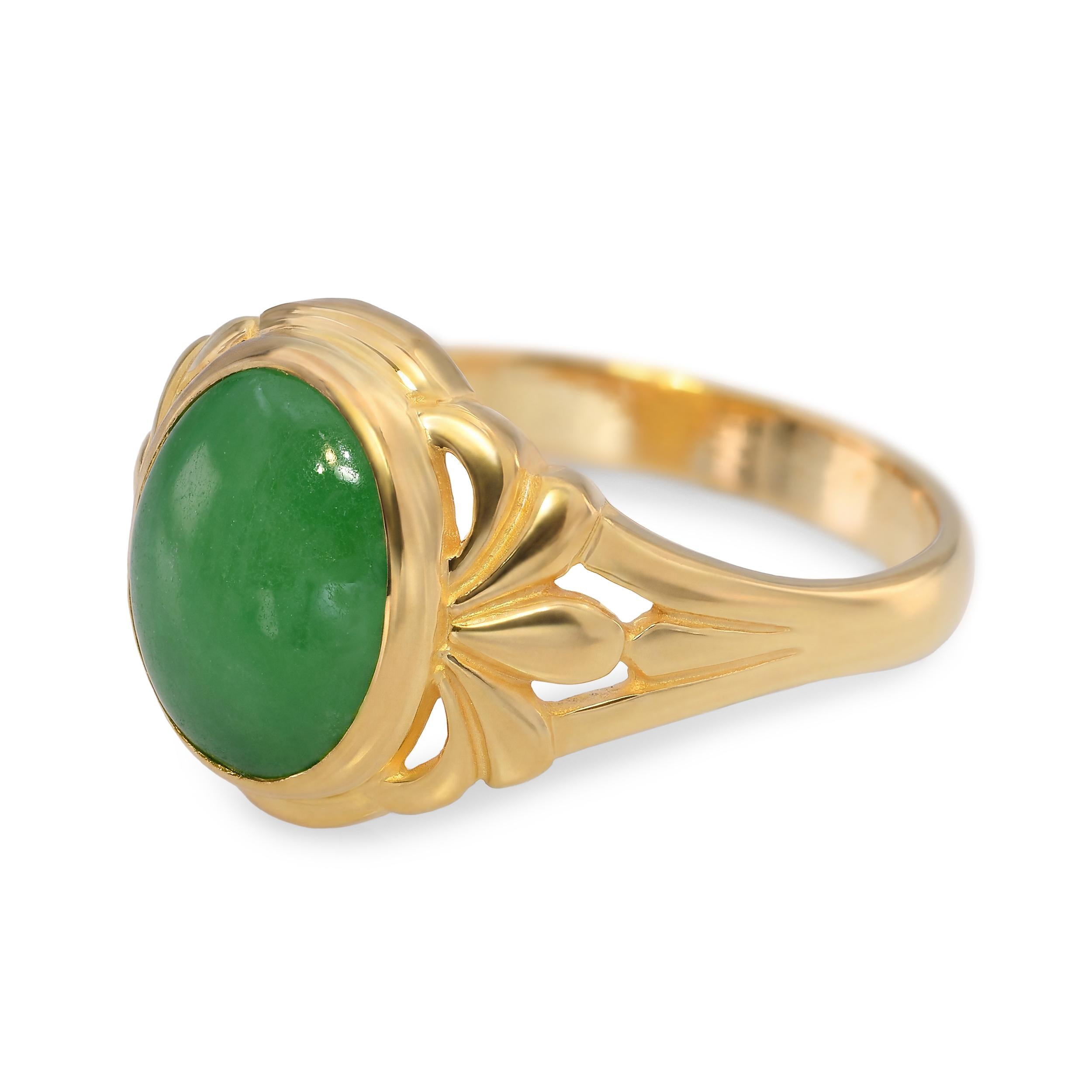 Vintage 23k Yellow Gold Green Jade Ring