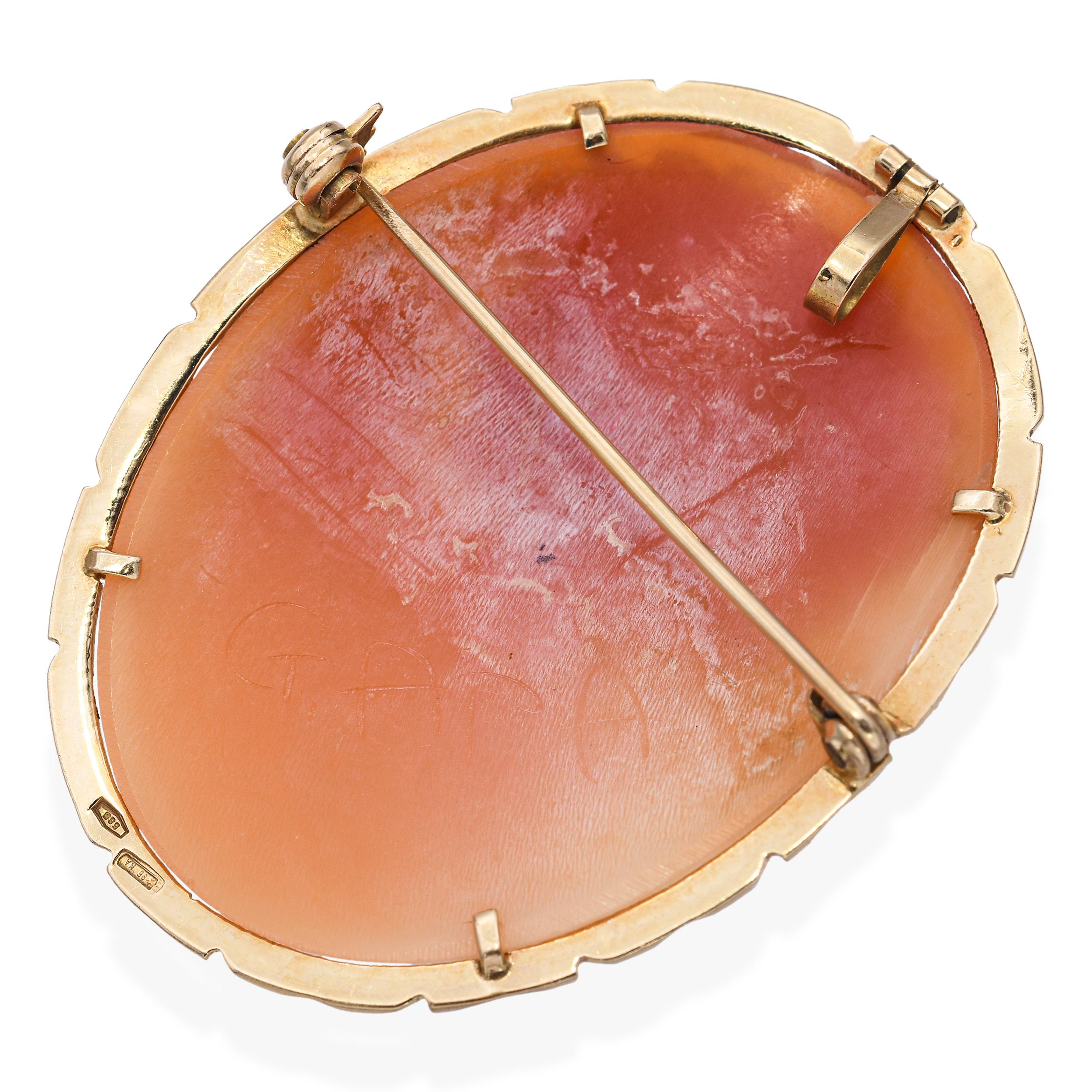 Vintage 14k Yellow Gold Shell Cameo Brooch