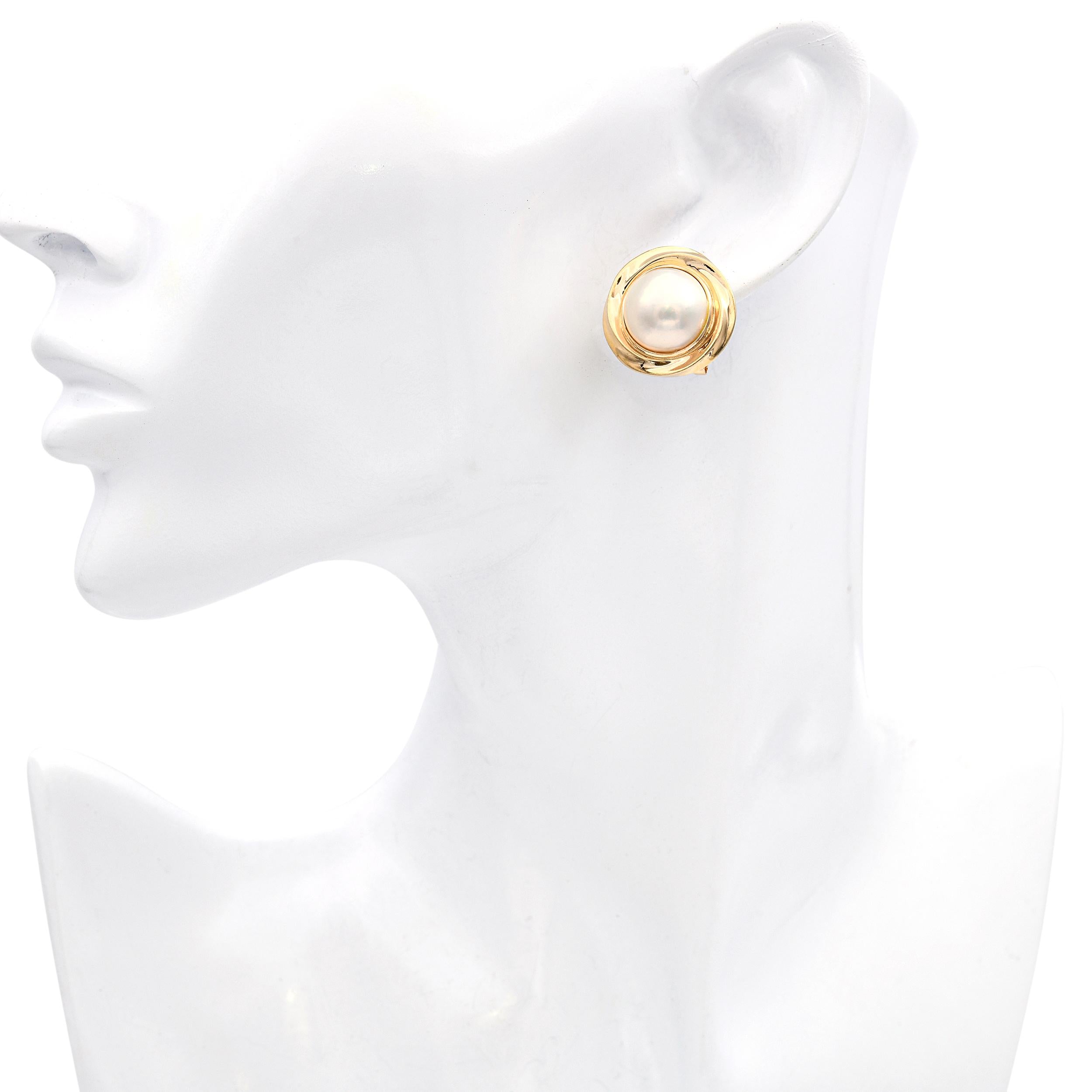 Vintage 14k Yellow Gold Mabe Pearl Earrings