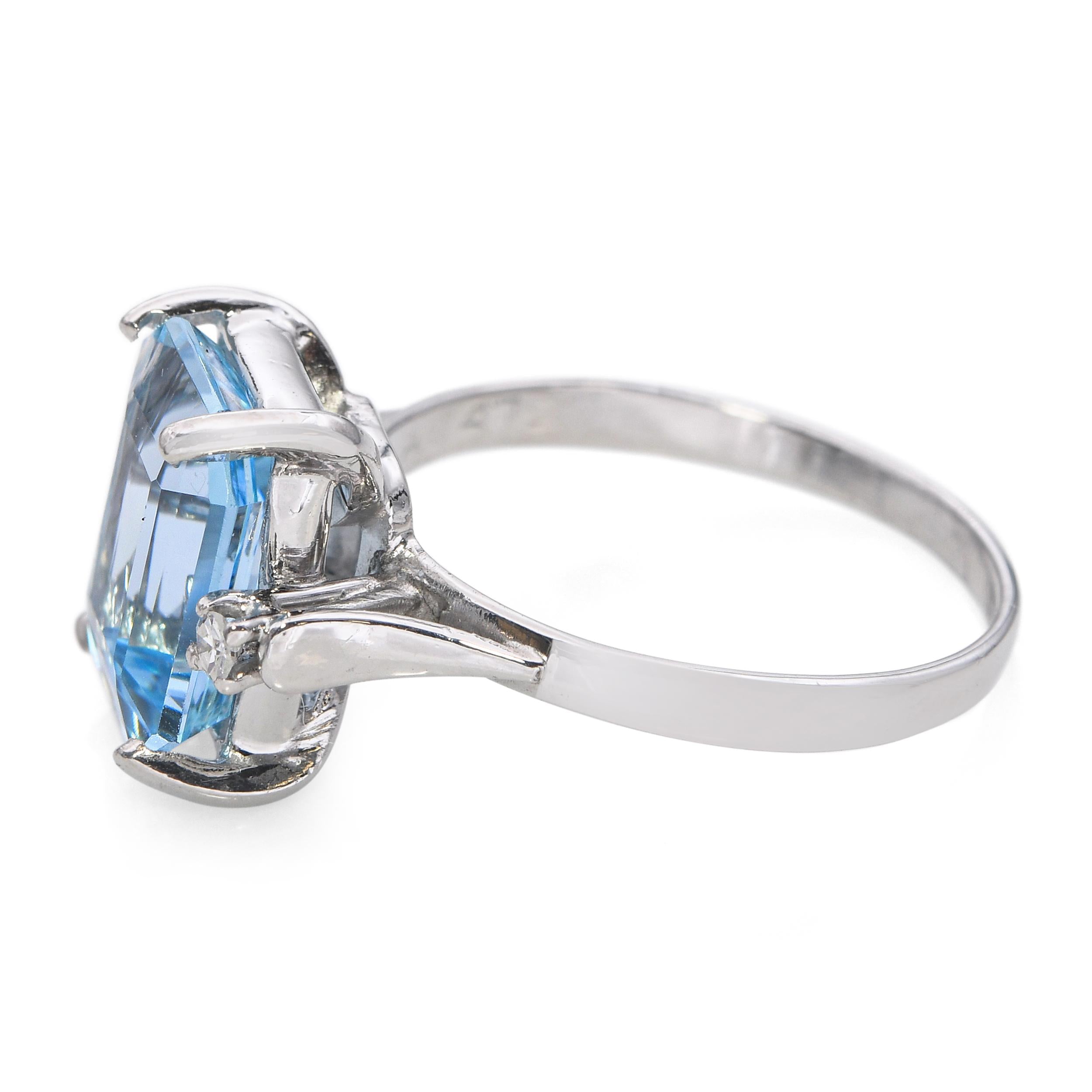 Vintage 18k White Gold 2.80ct Aquamarine and Diamond Ring