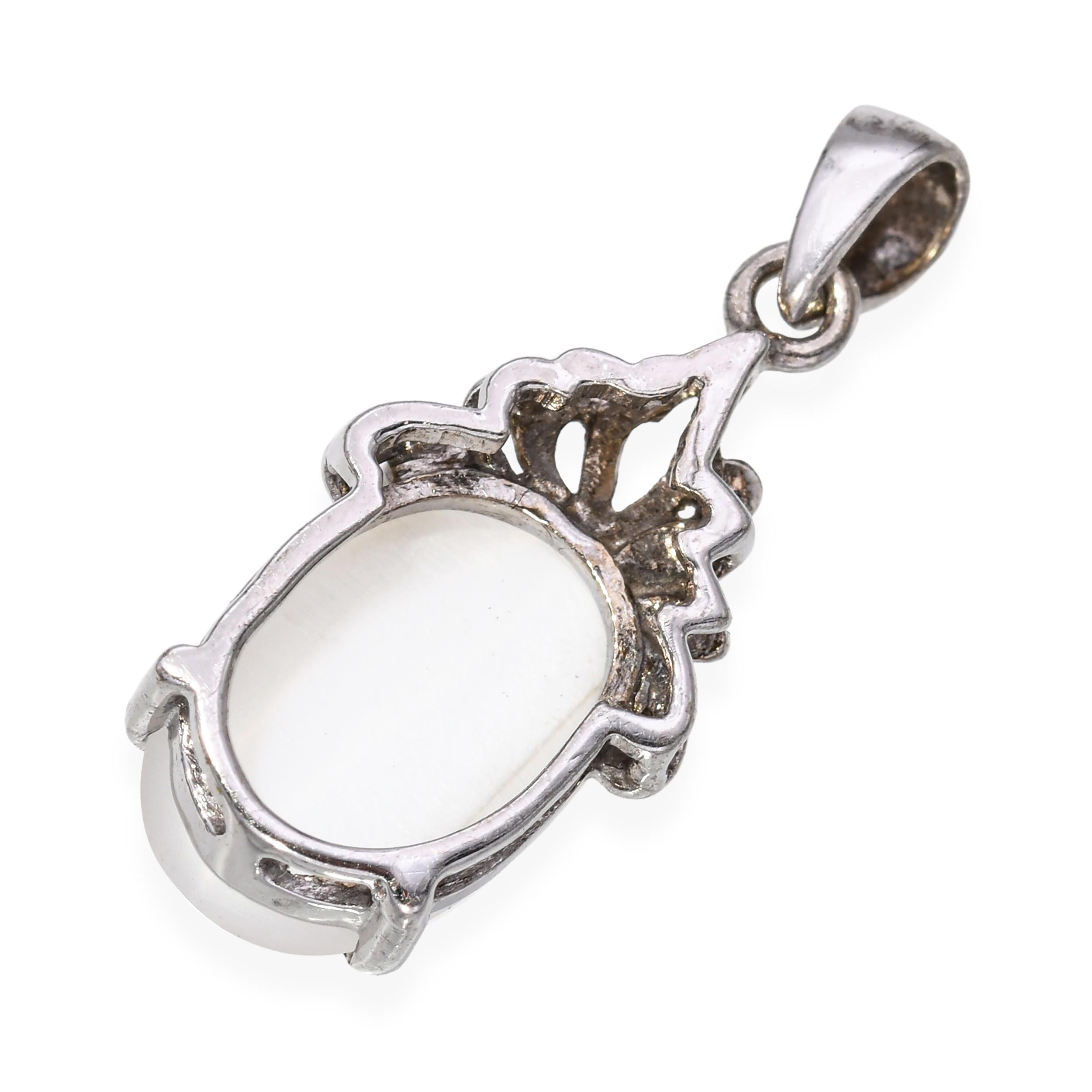 Vintage Sterling Silver Cats Eye Moonstone Pendant