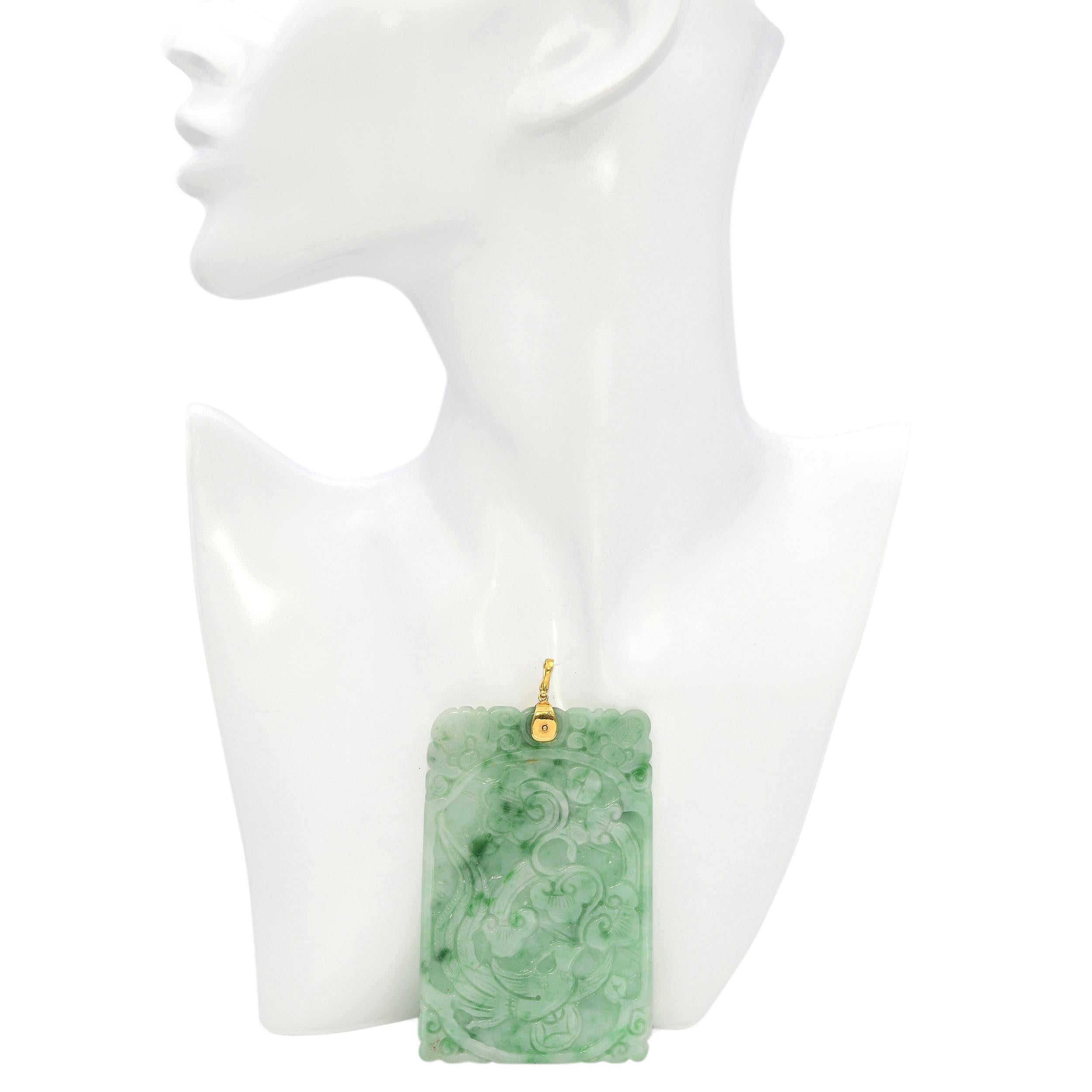 Vintage 18k Yellow Gold Carved Jade Tablet Pendant