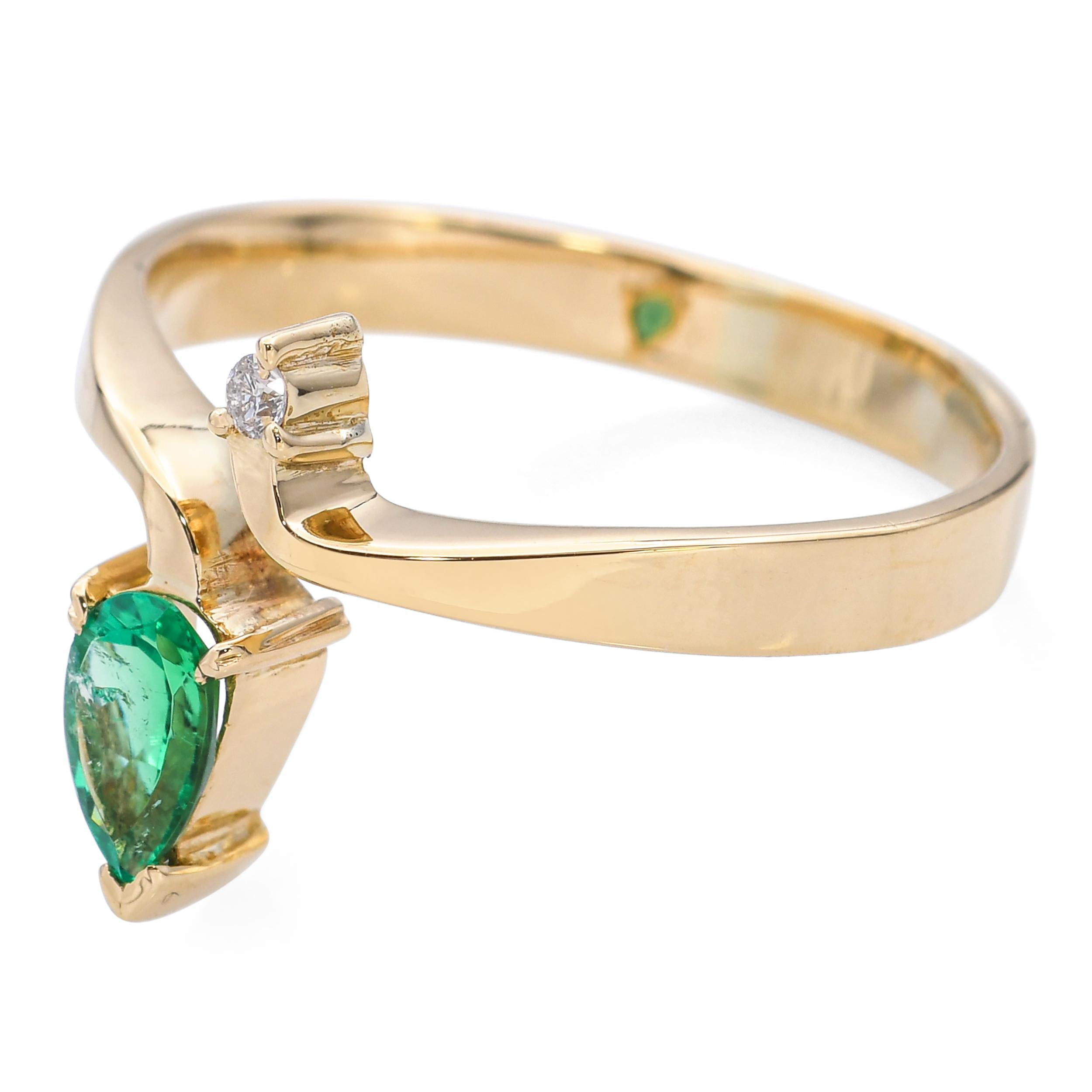 18k Yellow Gold Diamond and Emerald Bypass Ring