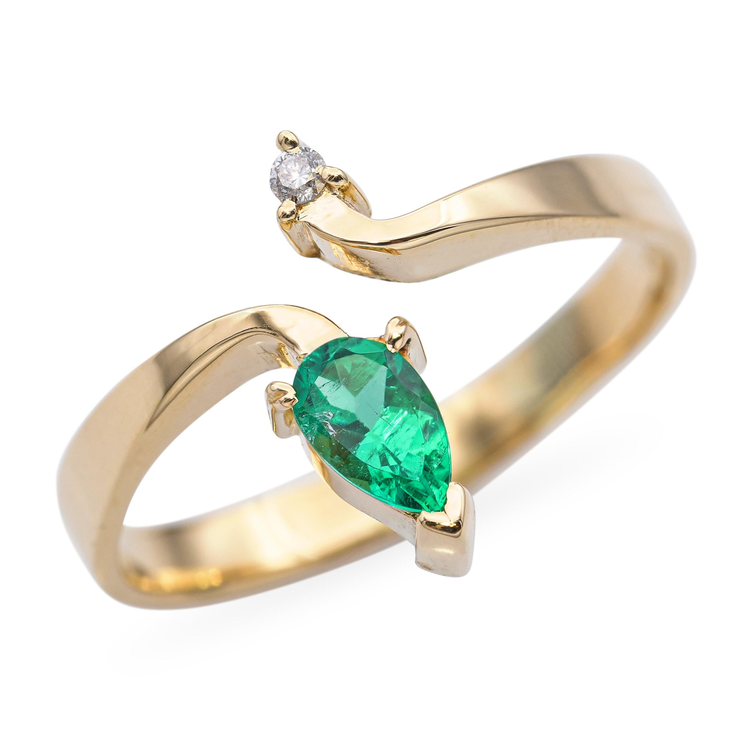 18k Yellow Gold Diamond and Emerald Bypass Ring