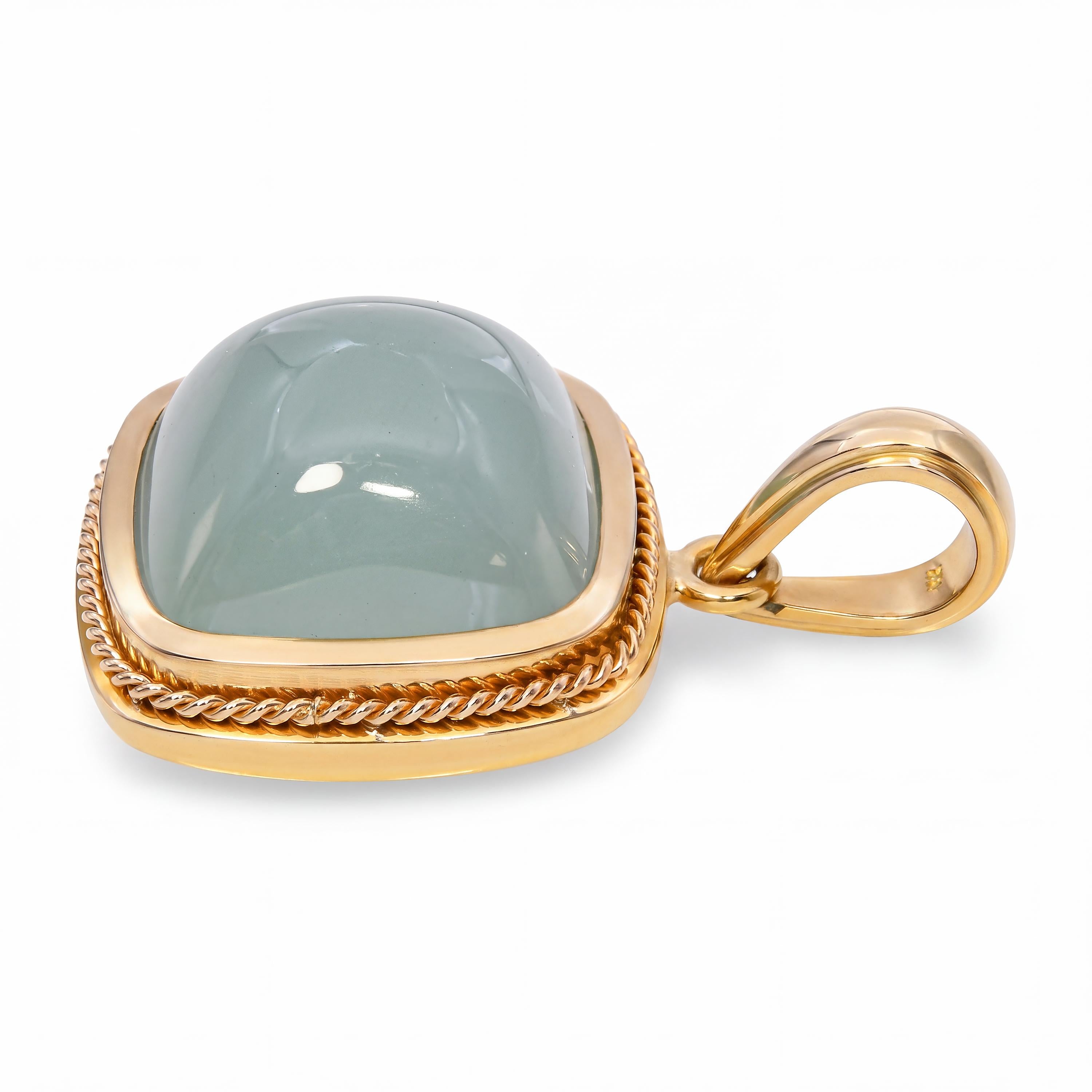 14k Yellow Gold Icy Blue 29.88ct Aquamarine Lucky Four Leaf Clover Pendant