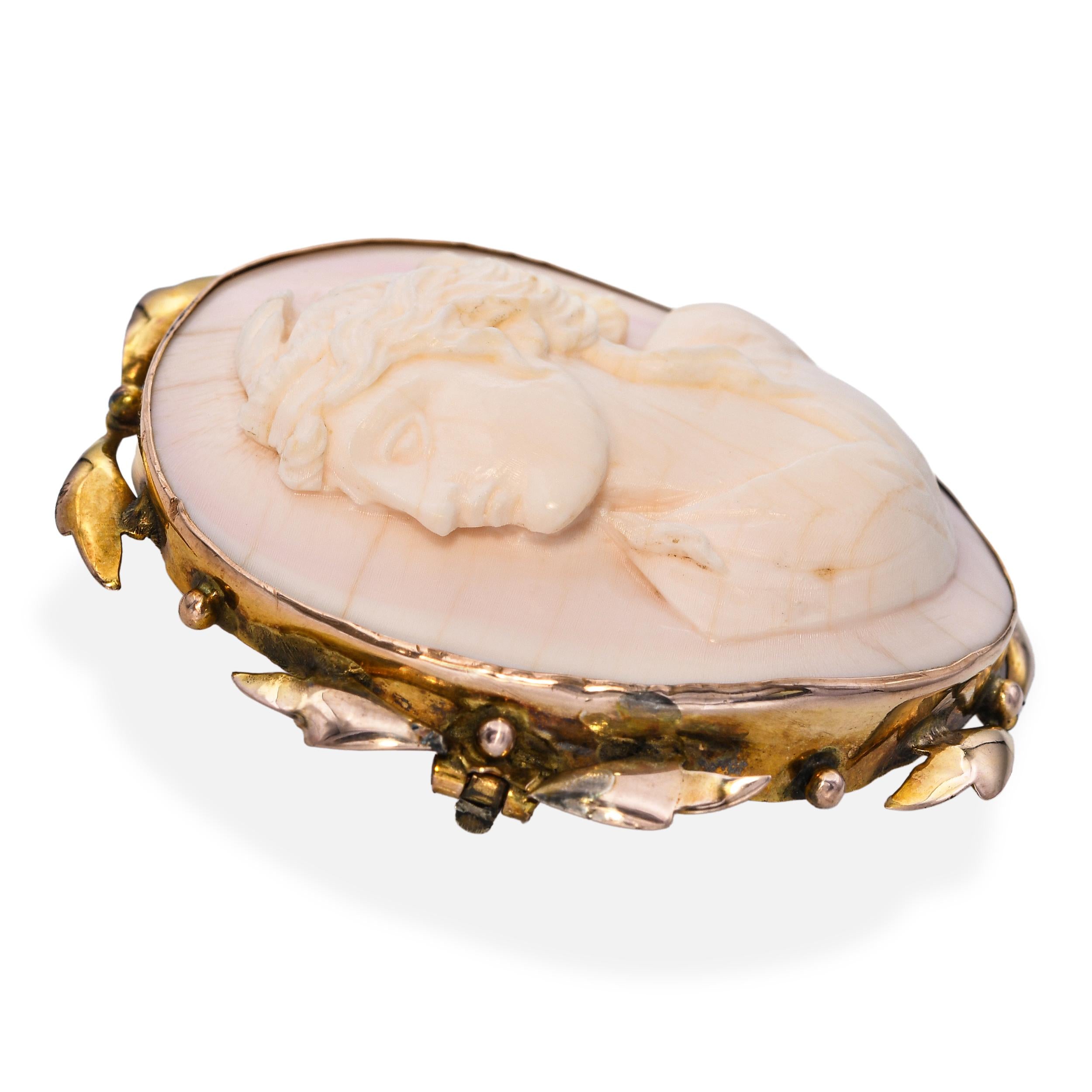 Antique 8k Yellow Gold Conch Shell Cameo Brooch