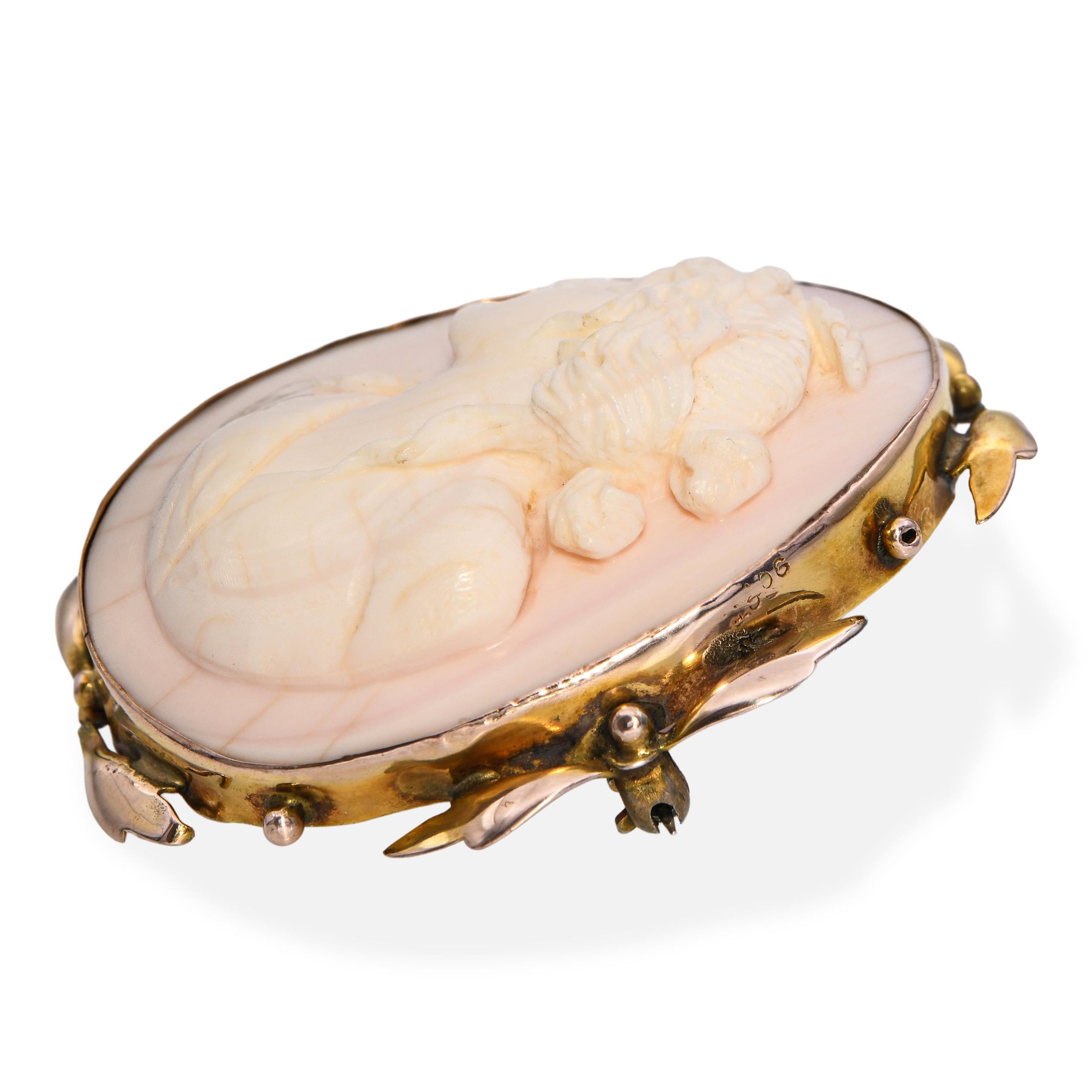 Antique 8k Yellow Gold Conch Shell Cameo Brooch