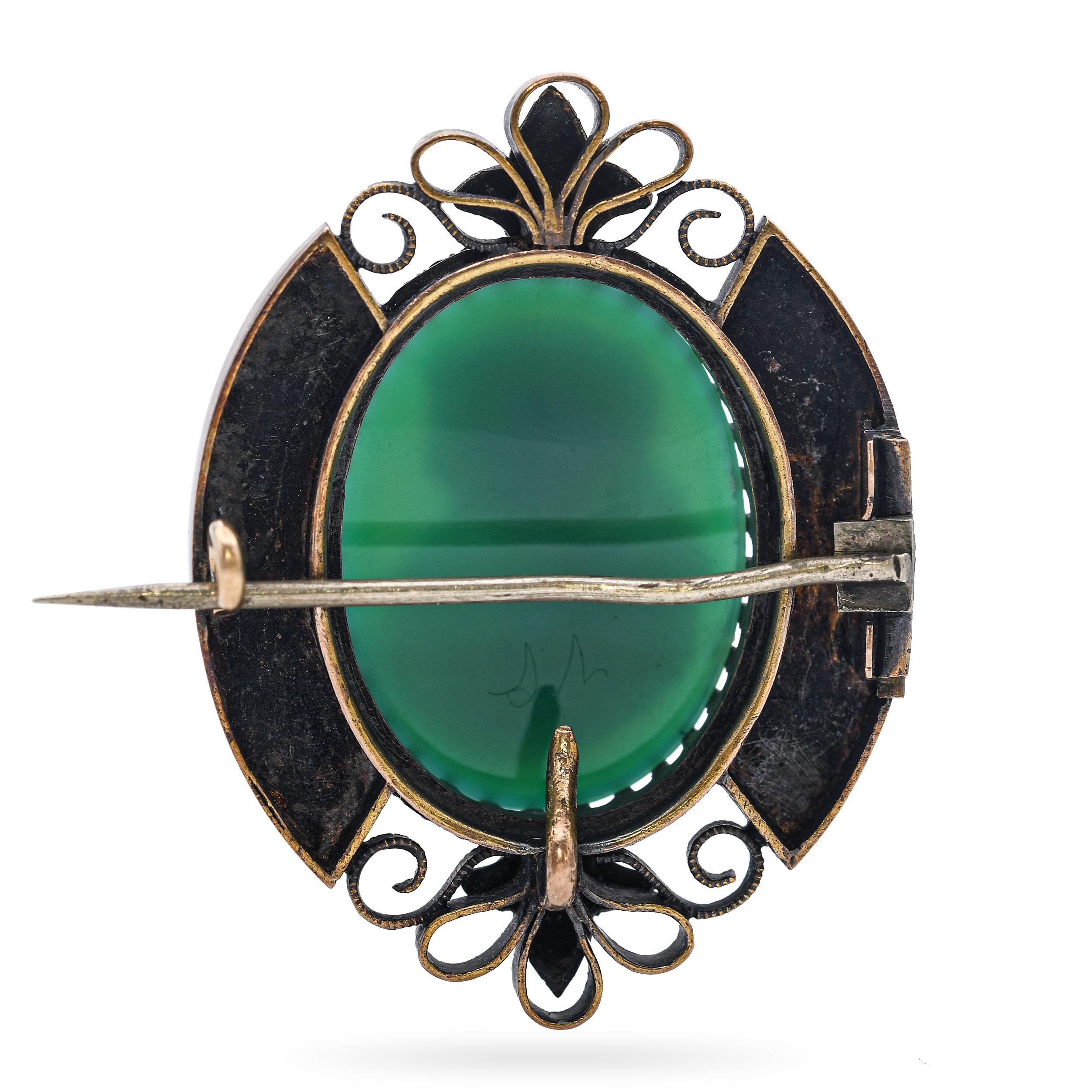 Antique Yellow Gold Filigree Calcedony Hardstone Cameo Brooch