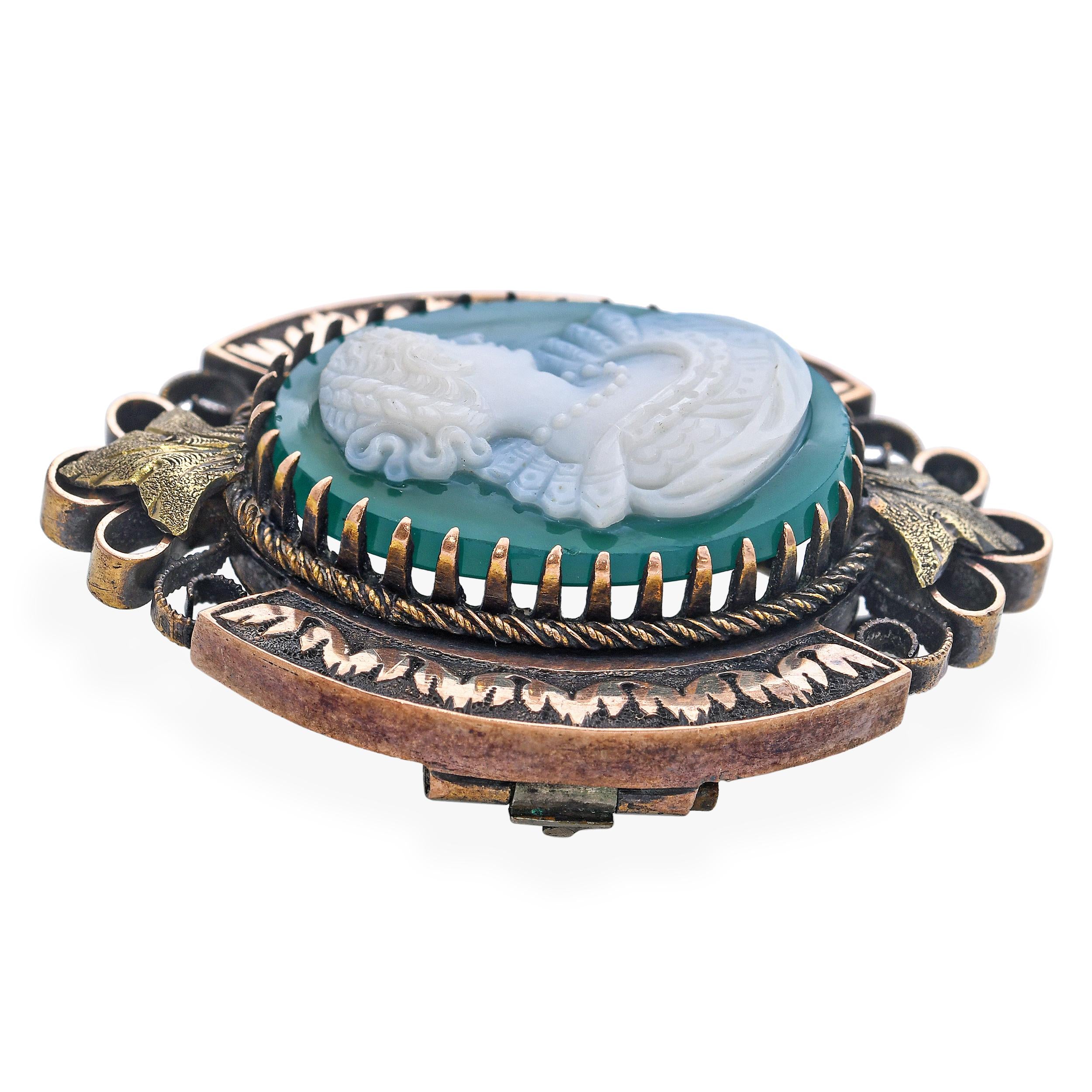 Antique Yellow Gold Filigree Calcedony Hardstone Cameo Brooch